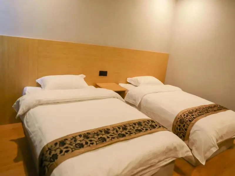 Shell Inner Mongolia Wulanhaote Xing'an Street Department Store Hotel