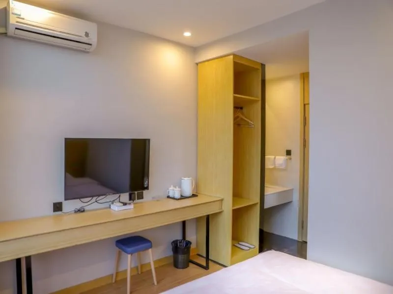 Shell Inner Mongolia Wulanhaote Xing'an Street Department Store Hotel