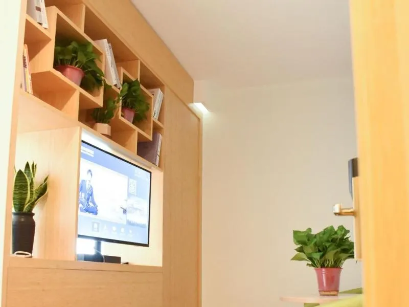 GreenTree Inn Baoding Gaobeidian Baigou Express Hotel