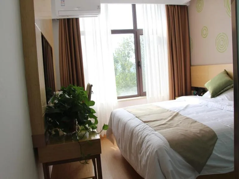 Bed in GreenTree Inn Langfang Dachang Movie City Select Hotel