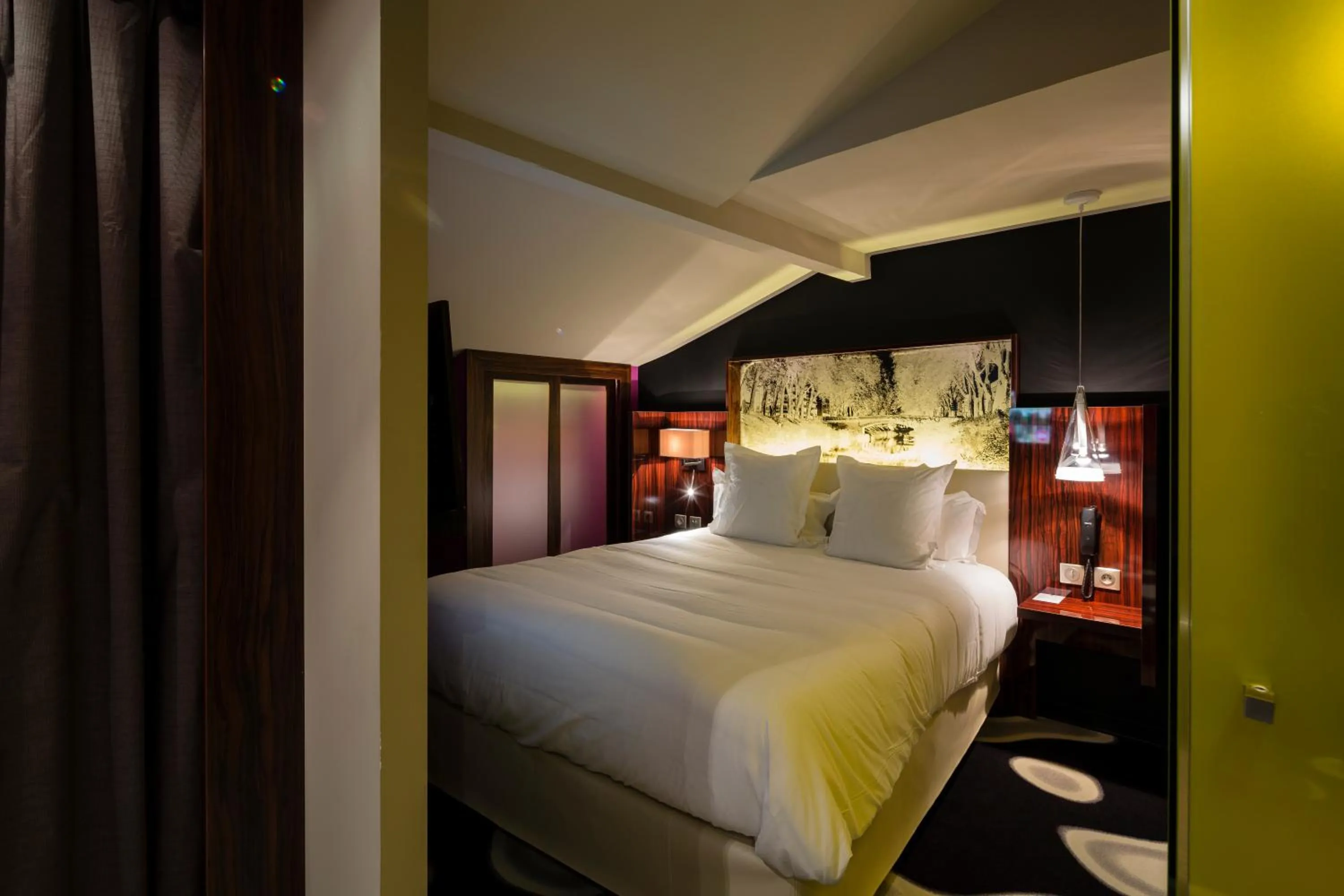 Bed in Hôtel de Brienne