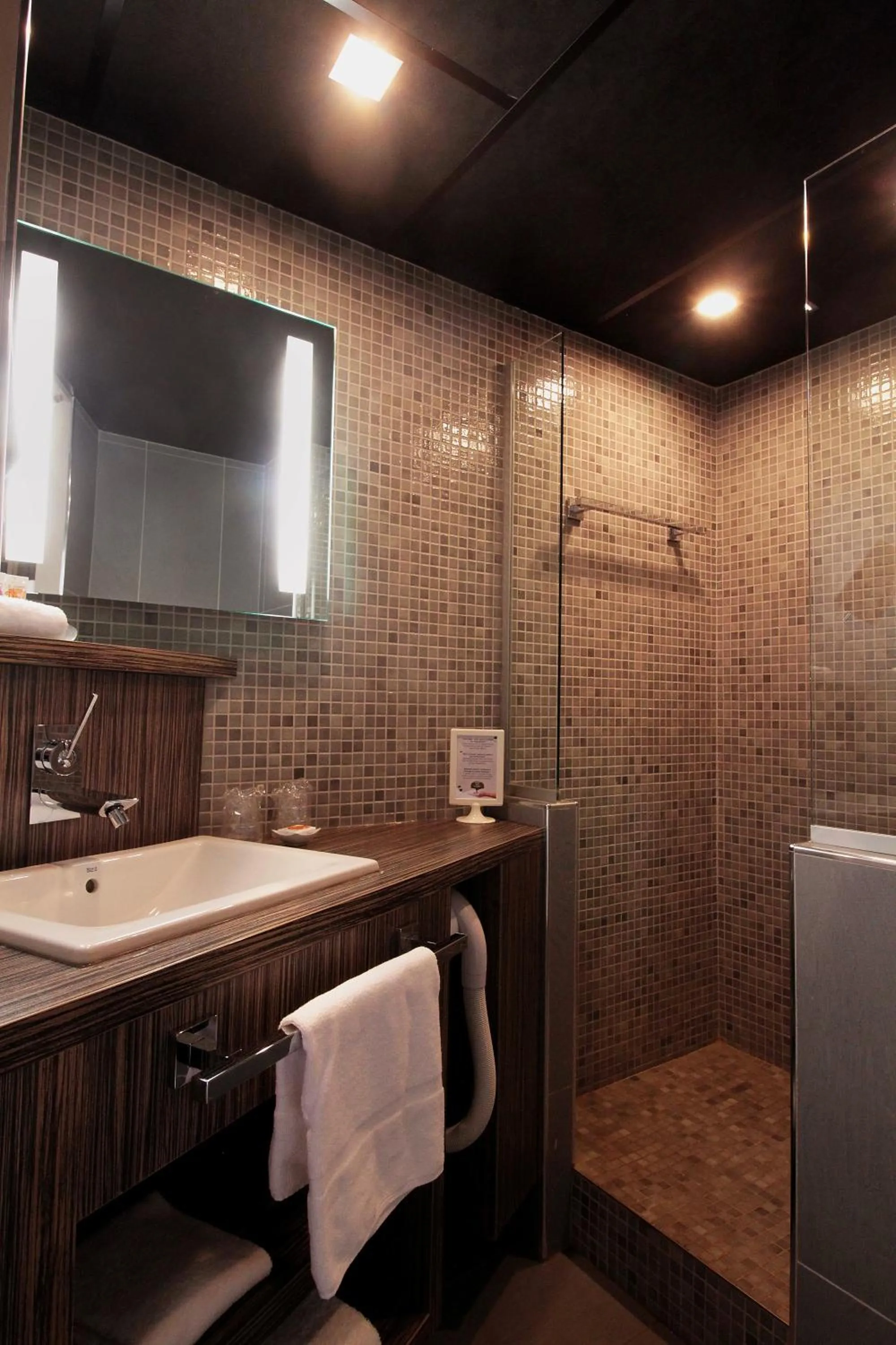 Bathroom in Hôtel de Brienne