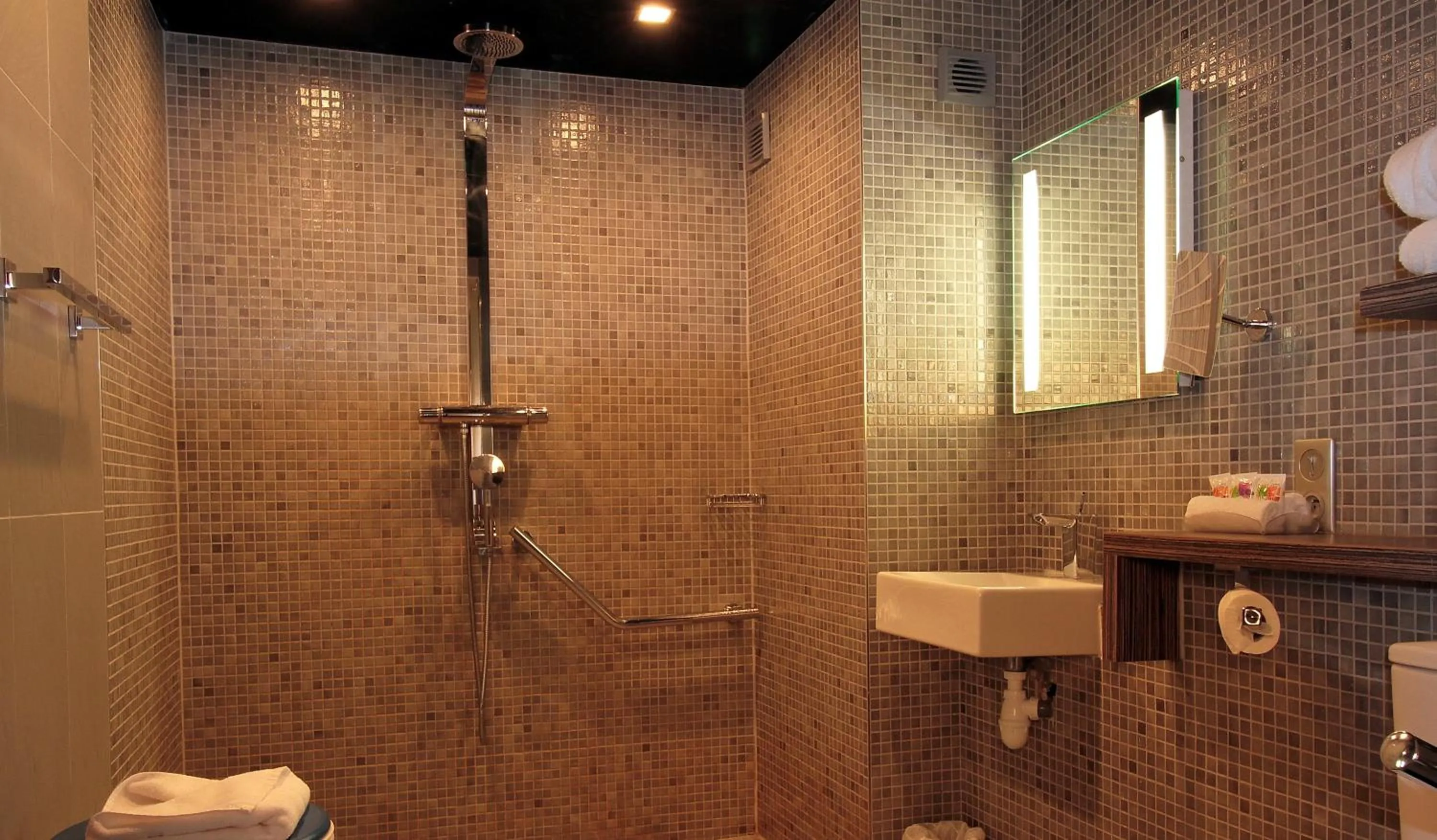 Bathroom in Hôtel de Brienne