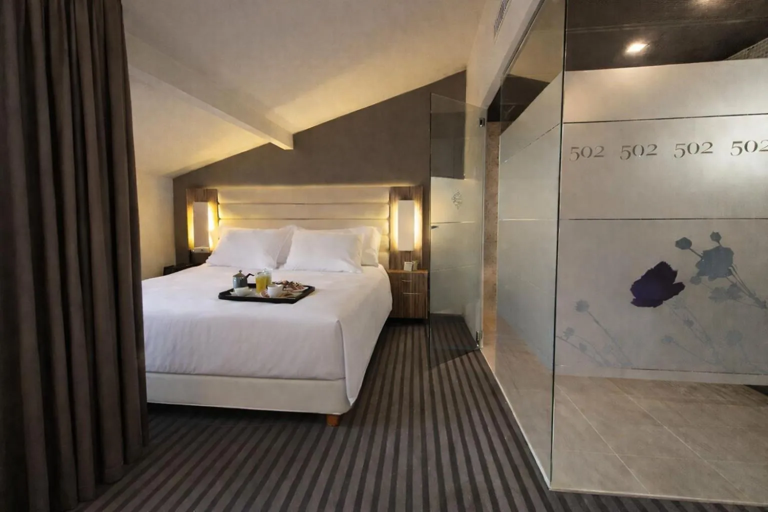 Bed in Hôtel de Brienne