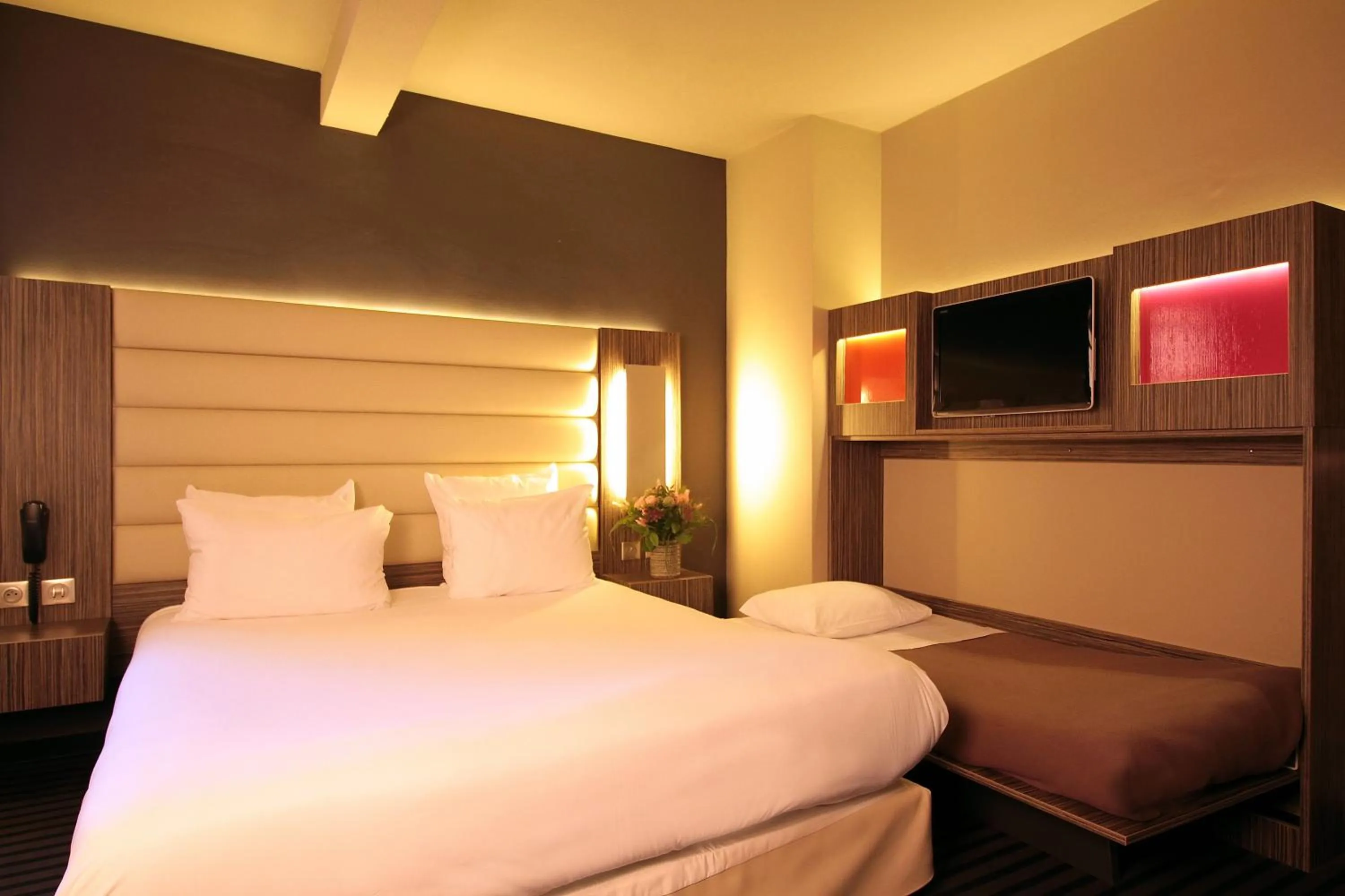 Bedroom, Bed in Hôtel de Brienne