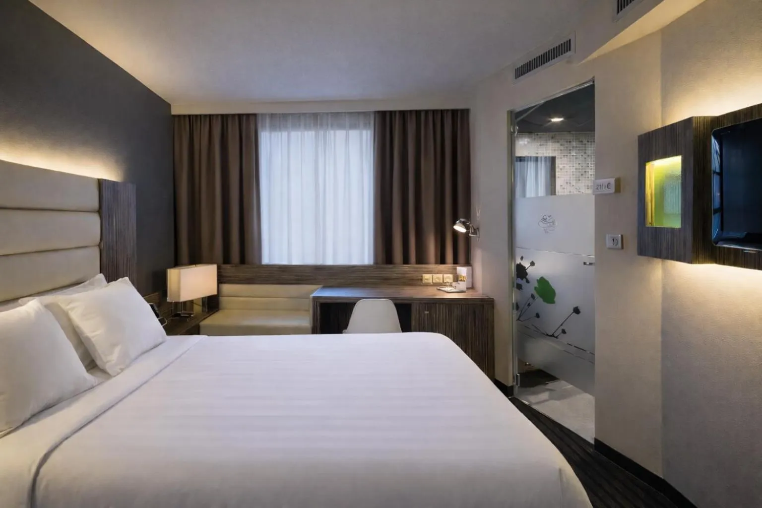 Bed in Hôtel de Brienne