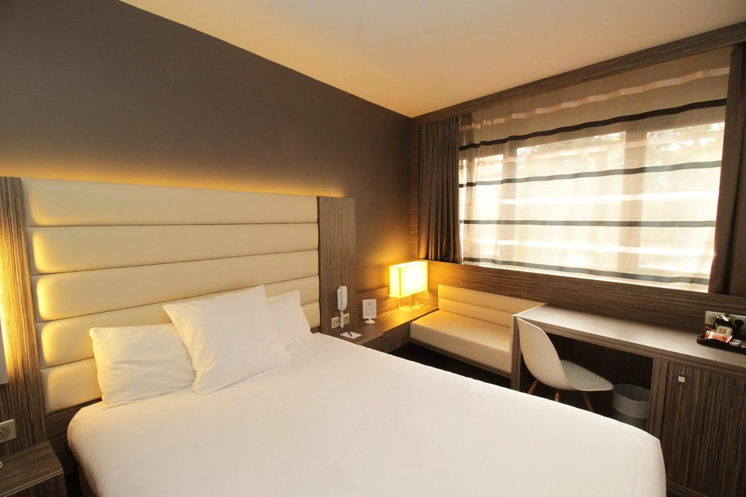 Single Room in Hôtel de Brienne Single Room in Hôtel de Brienne