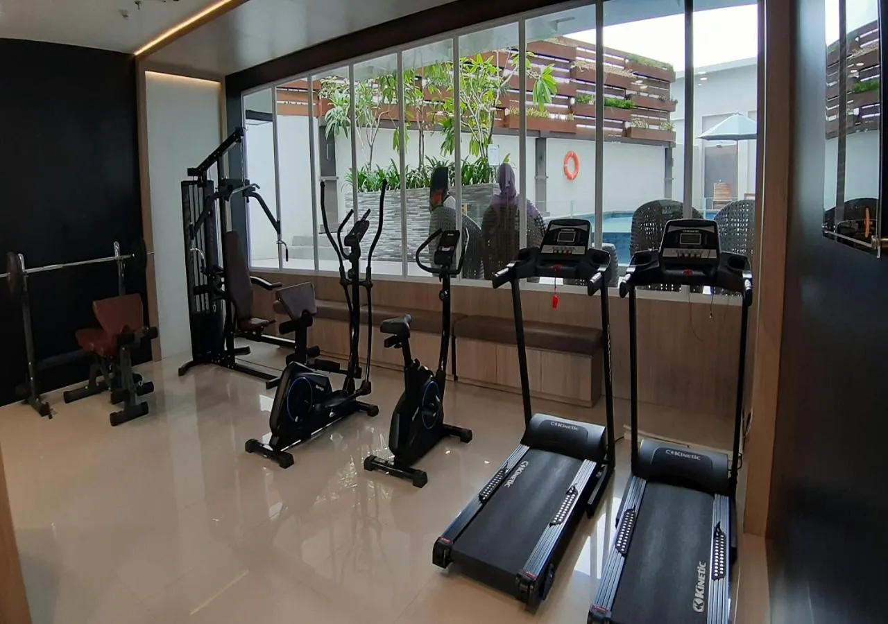 Fitness centre/facilities in Apartemen Taman Melati Yogyakarta by ArFe Room