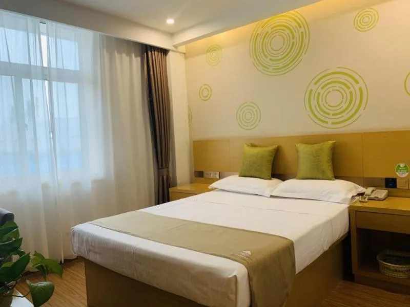 Bed in GreenTree Inn Tianjin Hedong District Tianjin Station Front Square Express Hotel