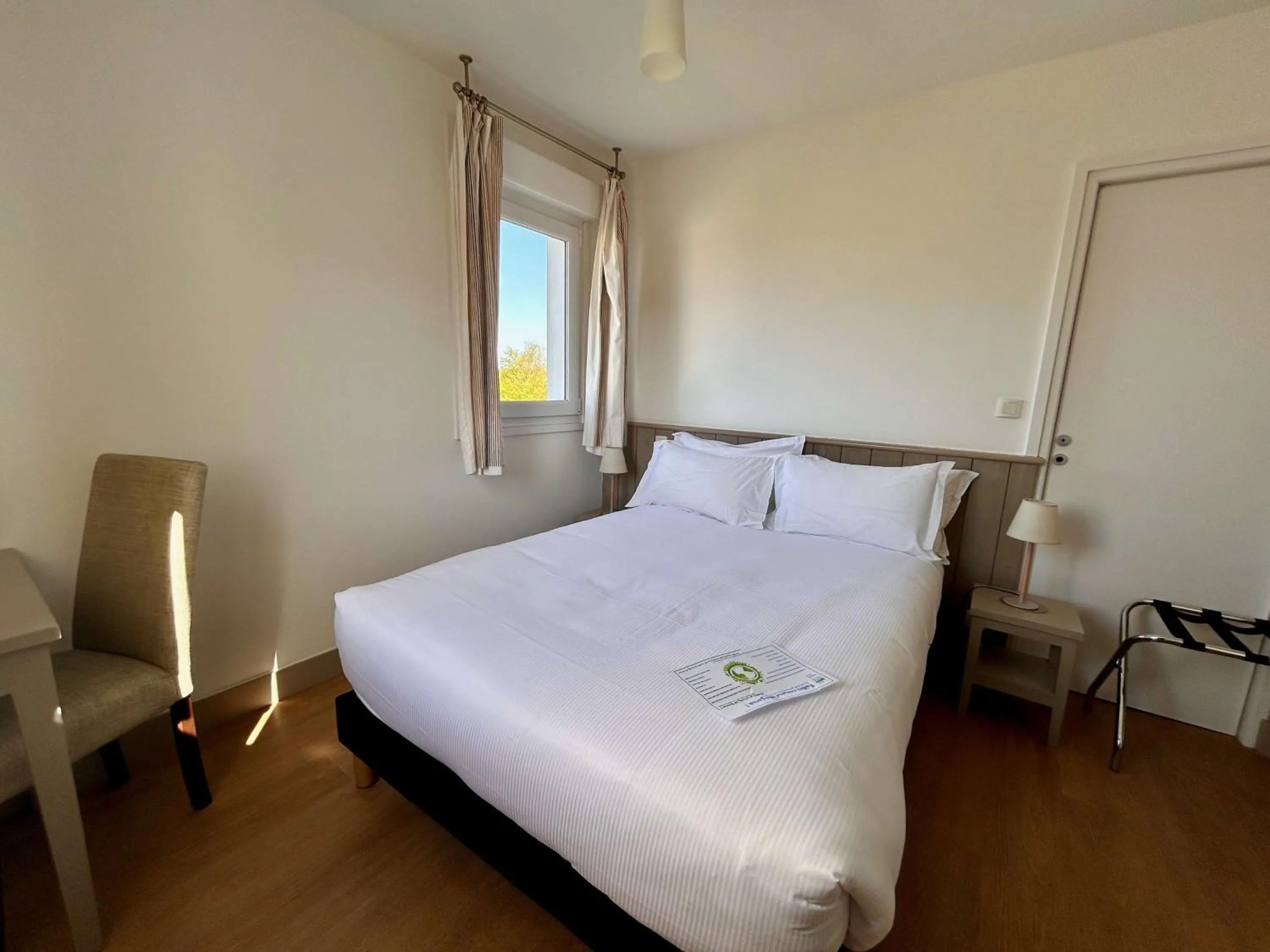 Bedroom, Bed in BRIT HOTEL Lannion-Perros Guirec