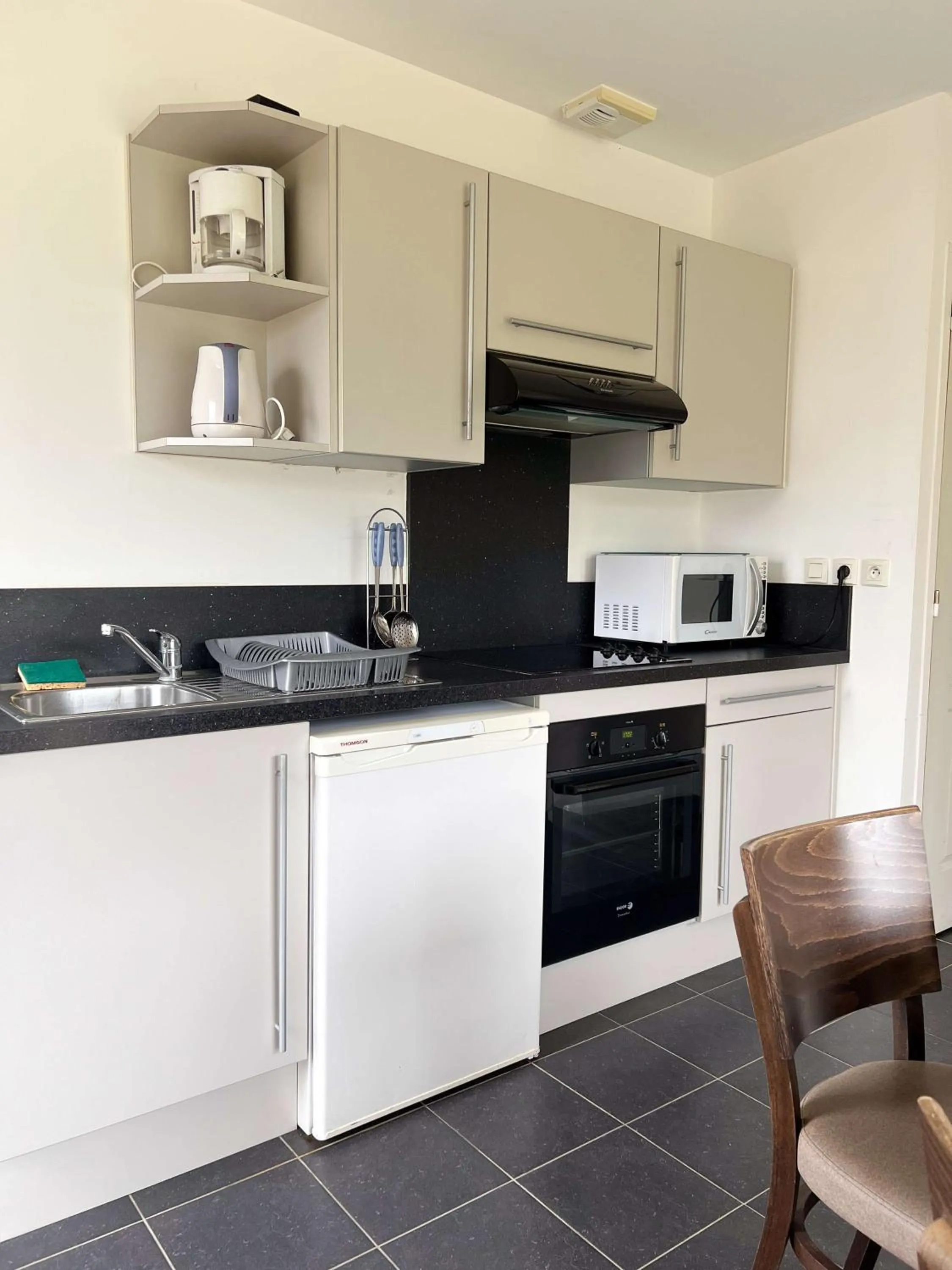 Bedroom in BRIT HOTEL Lannion-Perros Guirec