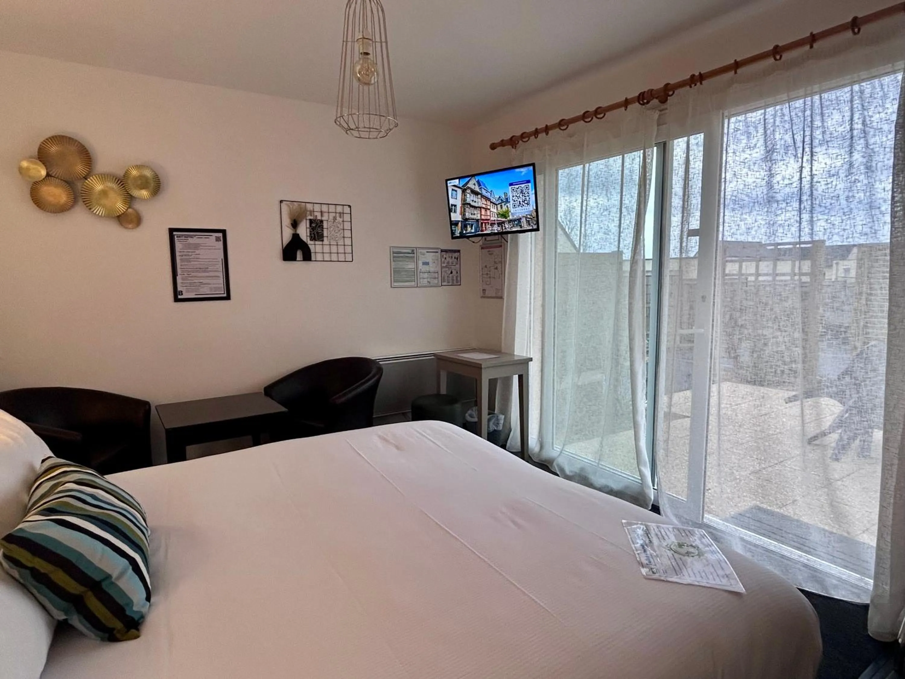 Bedroom, Bed in BRIT HOTEL Lannion-Perros Guirec