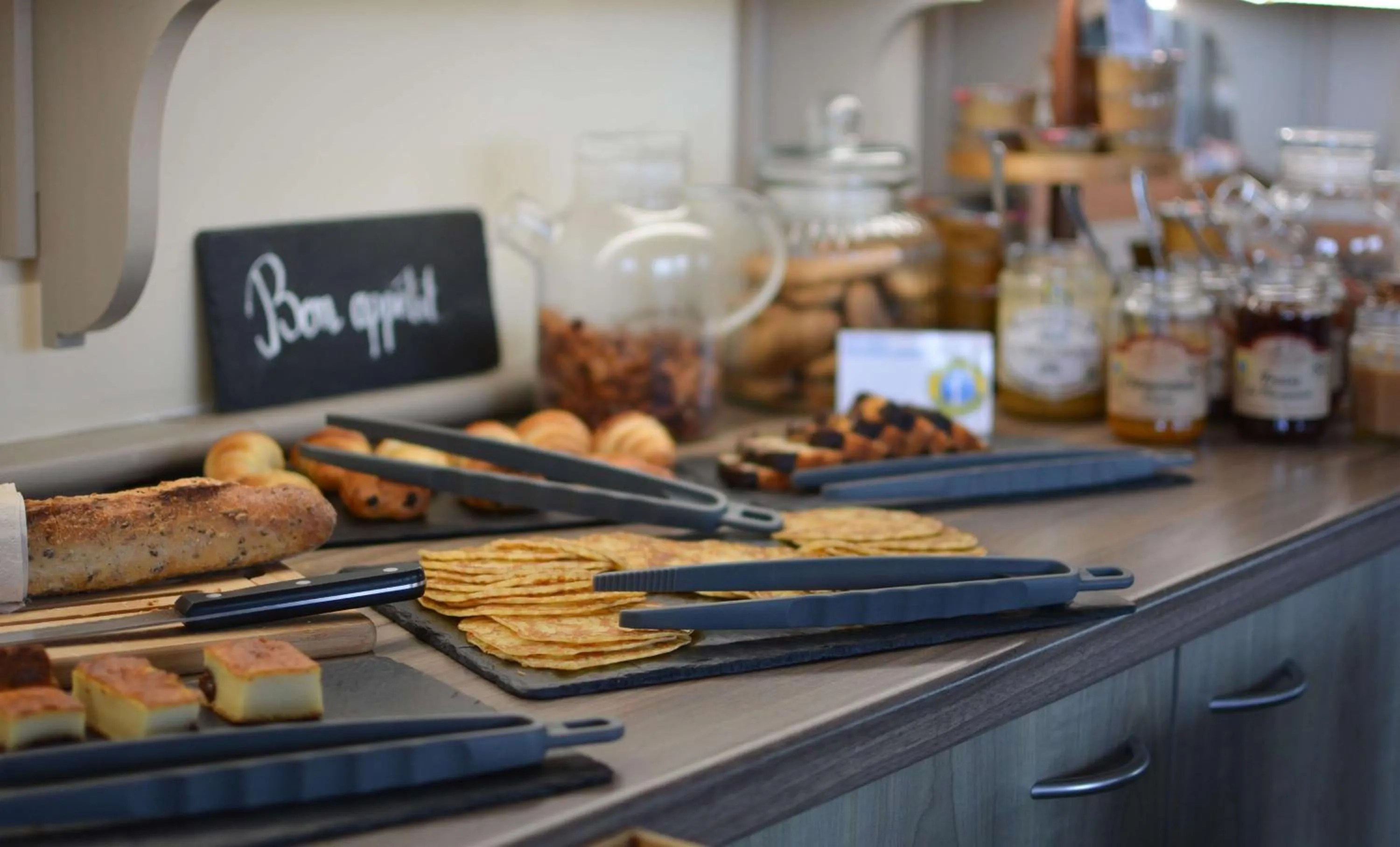 Breakfast in BRIT HOTEL Lannion-Perros Guirec