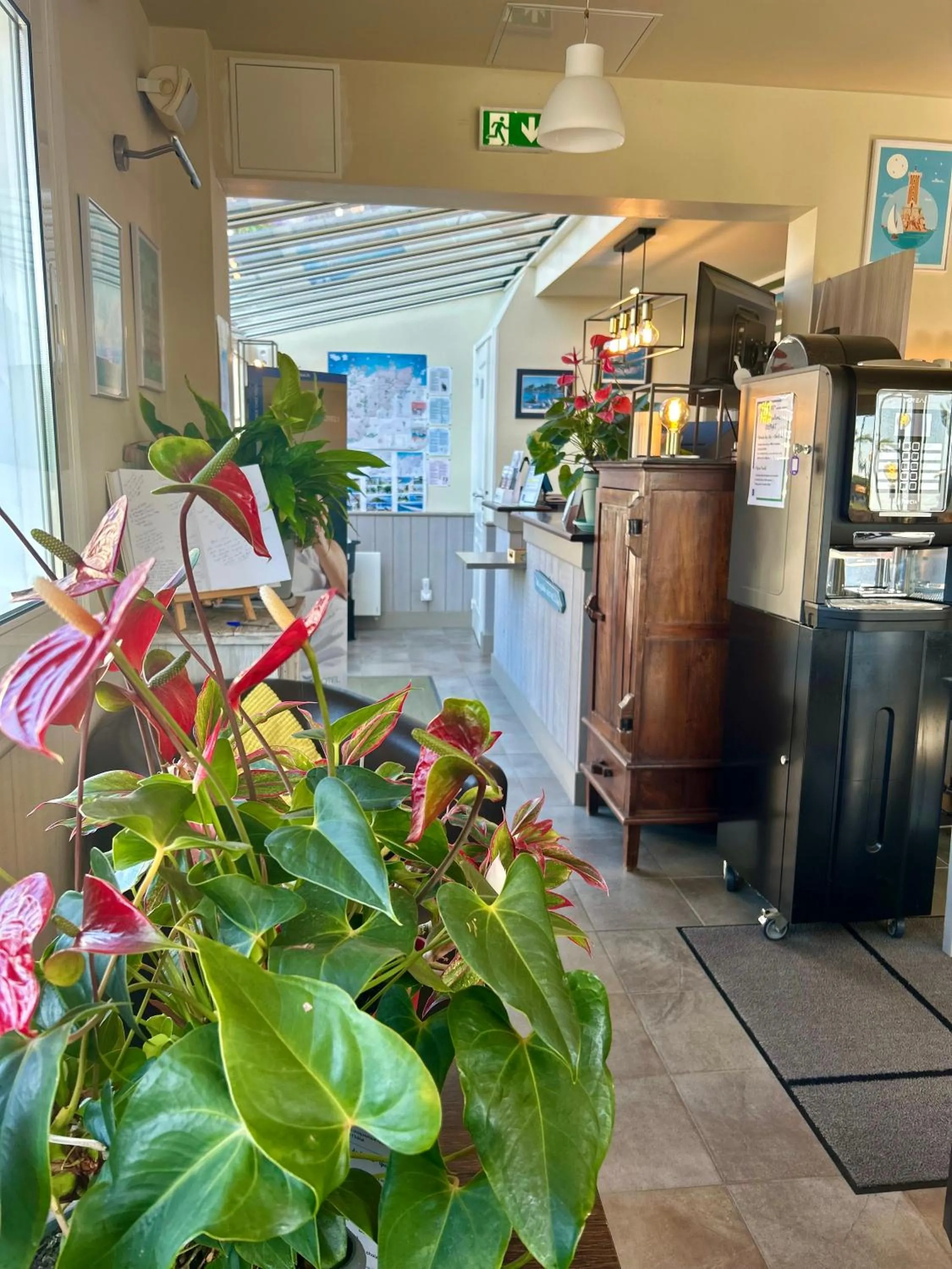 Lobby or reception in BRIT HOTEL Lannion-Perros Guirec