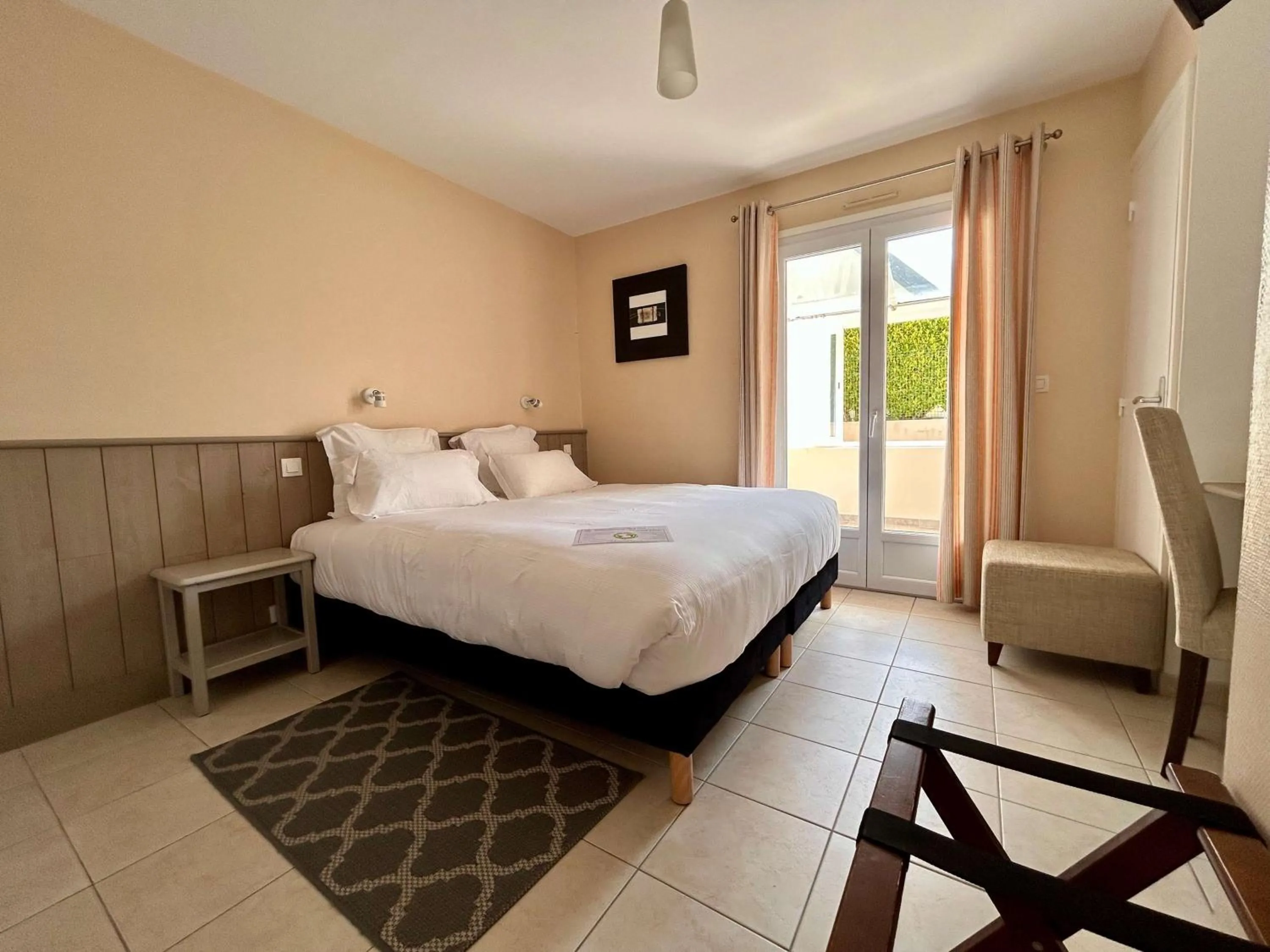 Bedroom, Bed in BRIT HOTEL Lannion-Perros Guirec