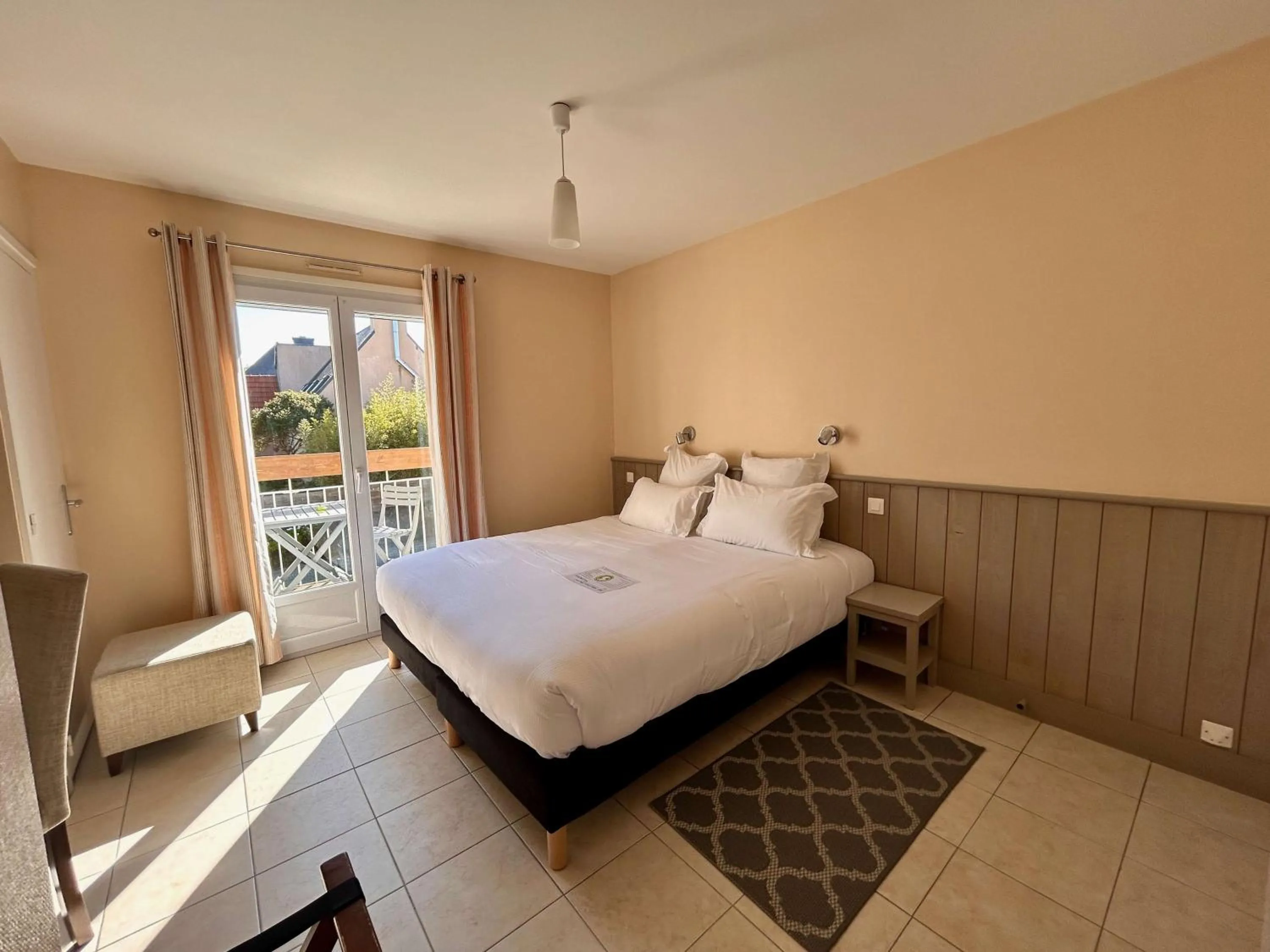 Bedroom, Bed in BRIT HOTEL Lannion-Perros Guirec