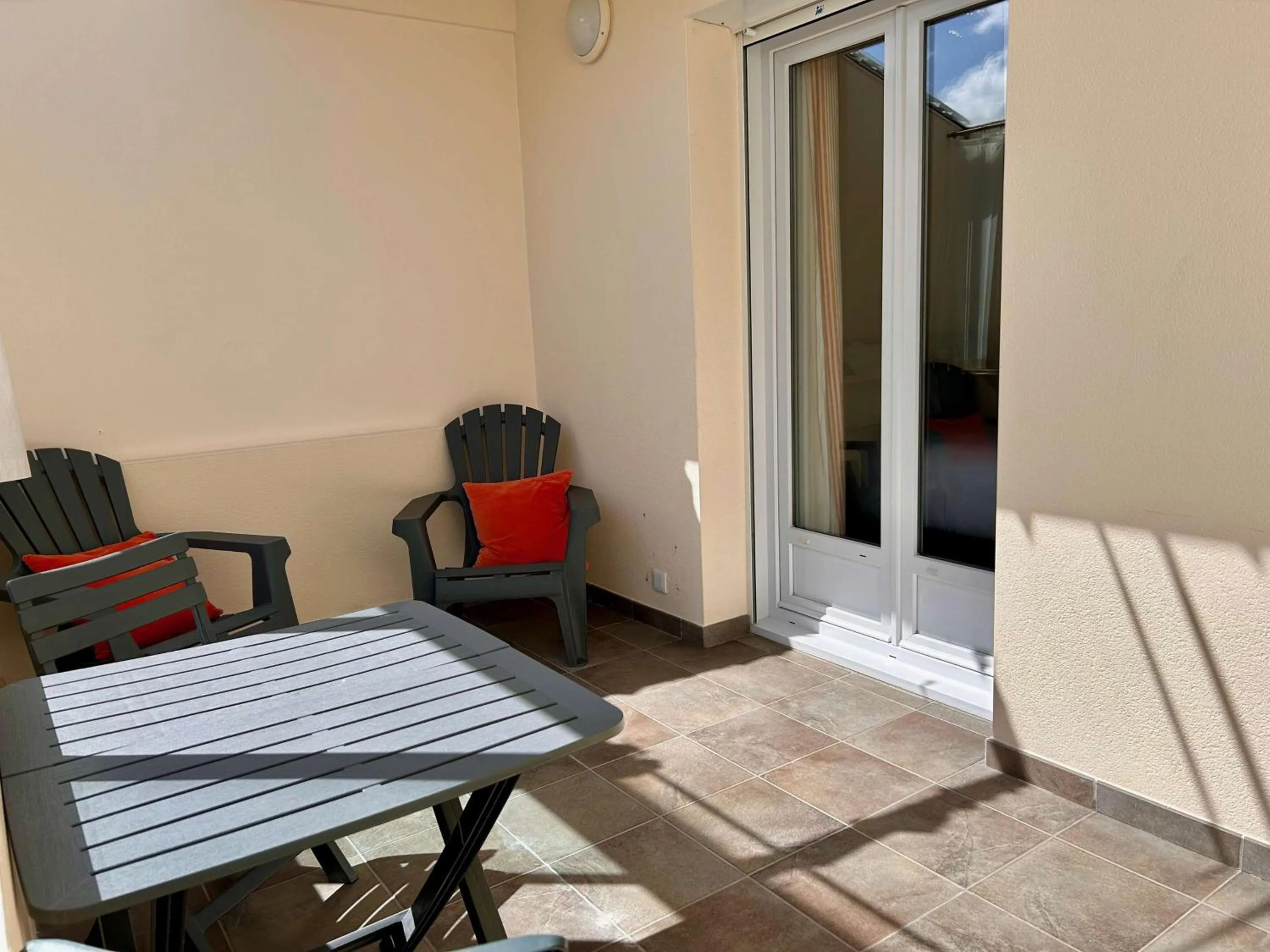 Bedroom in BRIT HOTEL Lannion-Perros Guirec