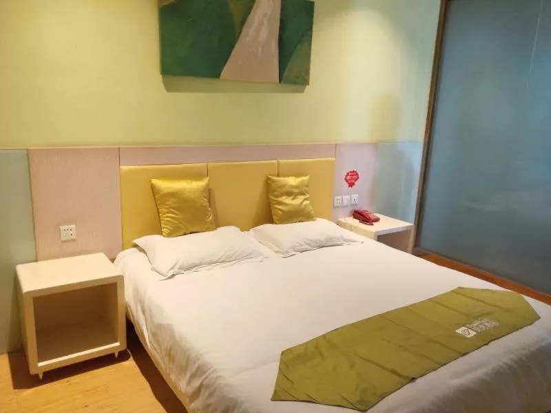 Bed in Shell Taiyuan Xiaodian District Shanxi Hospital Hotel