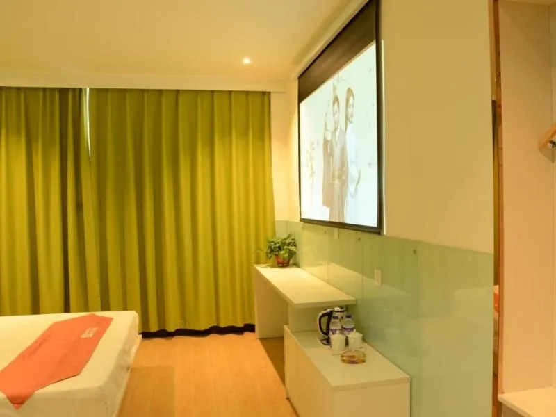 Bed in Shell Taiyuan Xiaodian District Shanxi Hospital Hotel