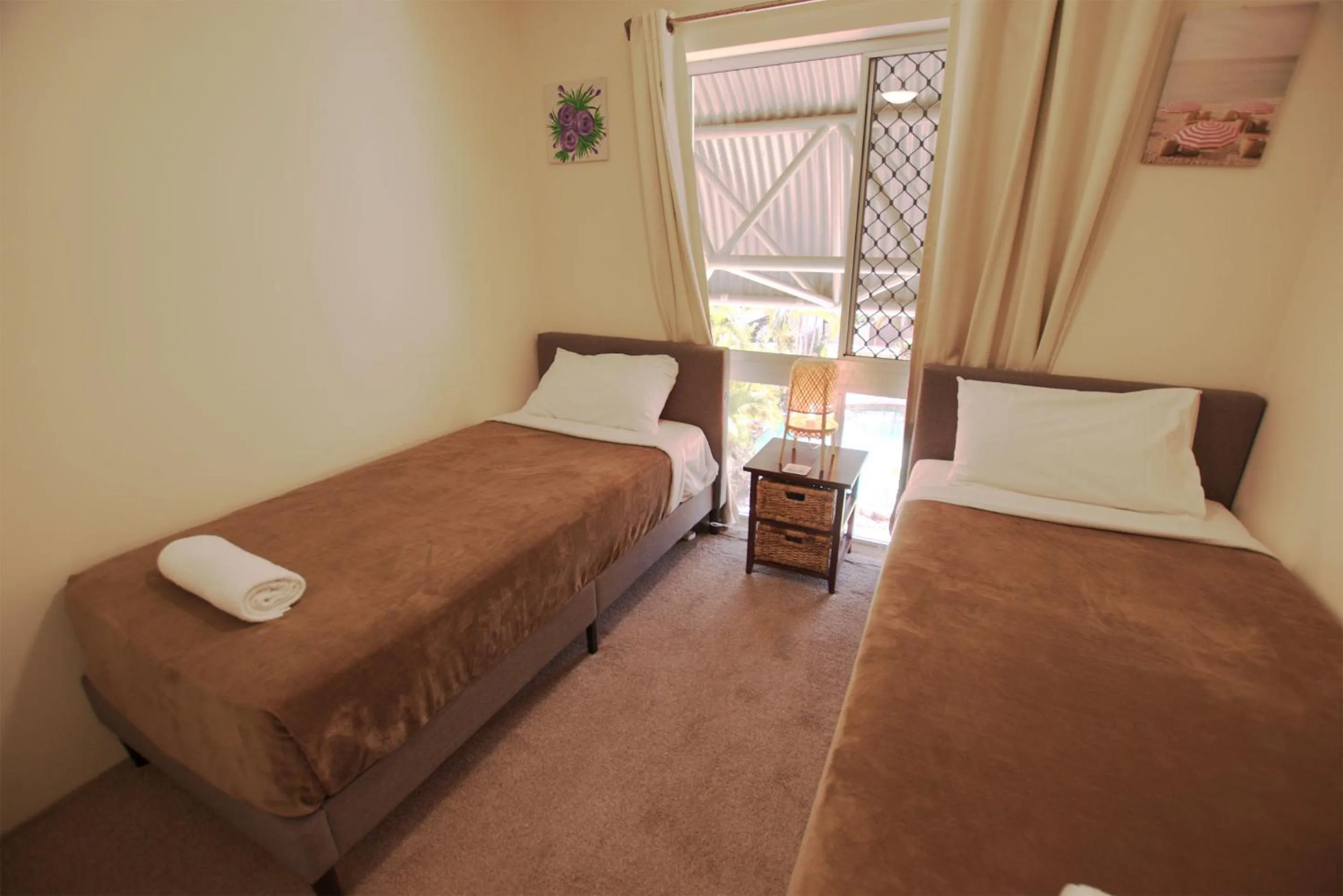 Bedroom, Bed in Raintrees Moffat Beach
