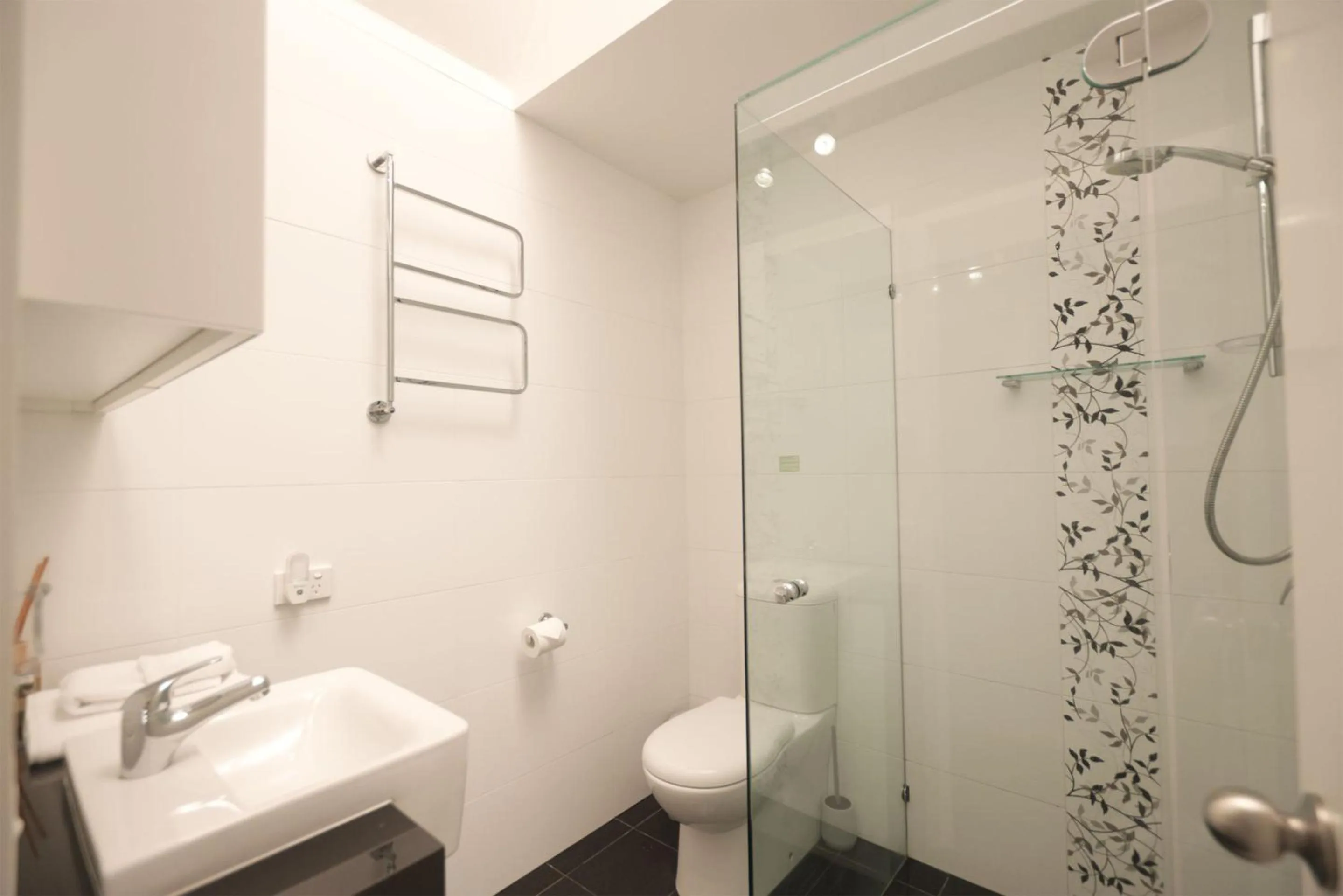 Bathroom in Raintrees Moffat Beach