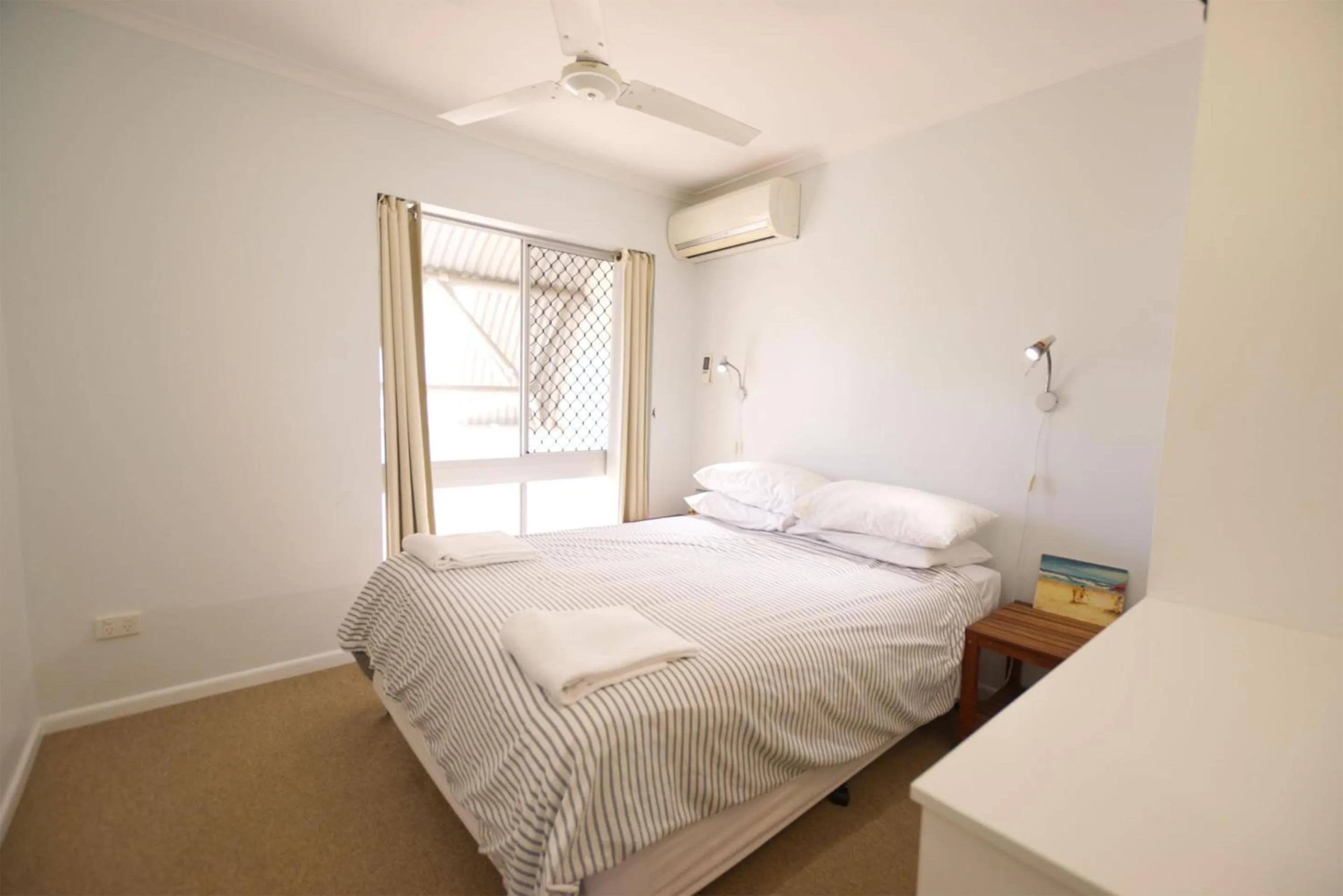 Bedroom, Bed in Raintrees Moffat Beach