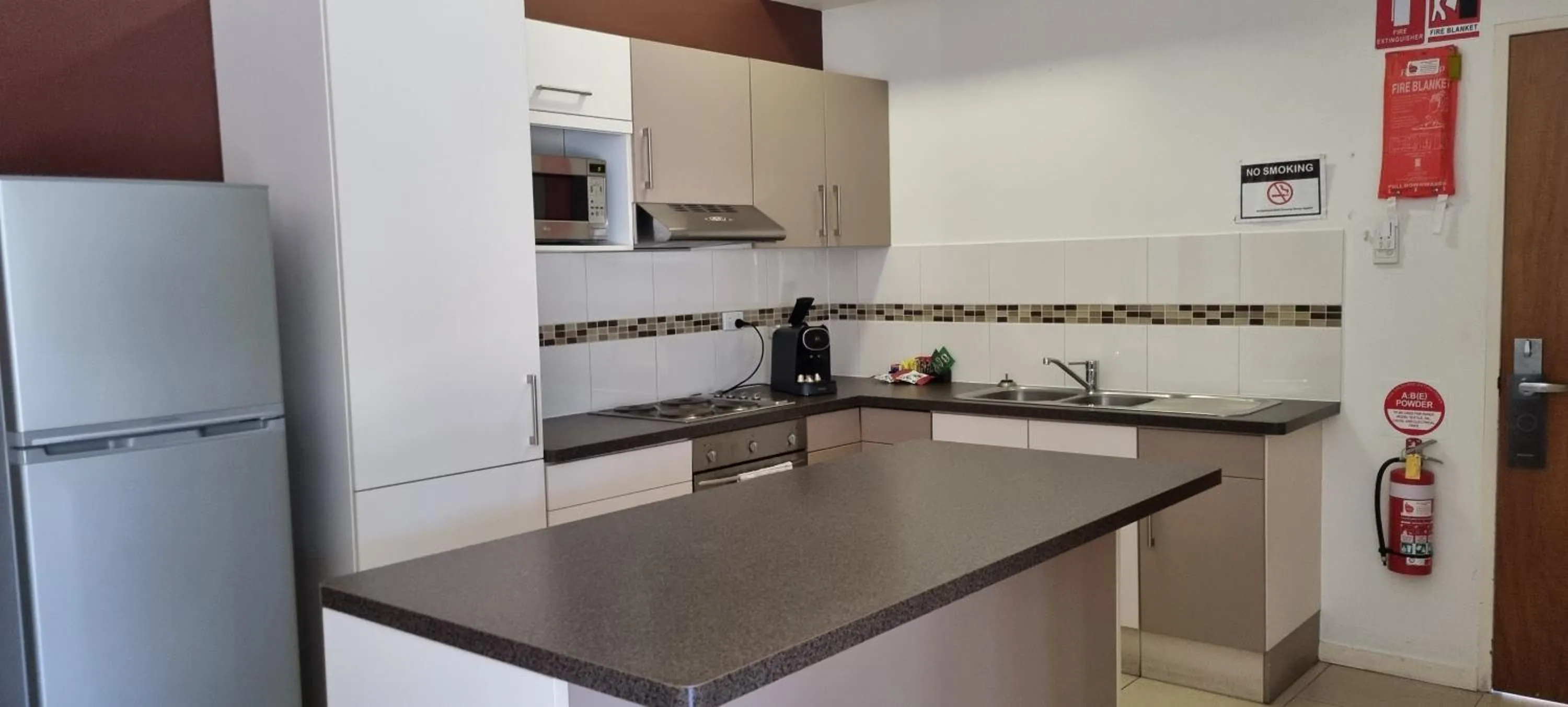 kitchen in Ayr Traveller's Motel