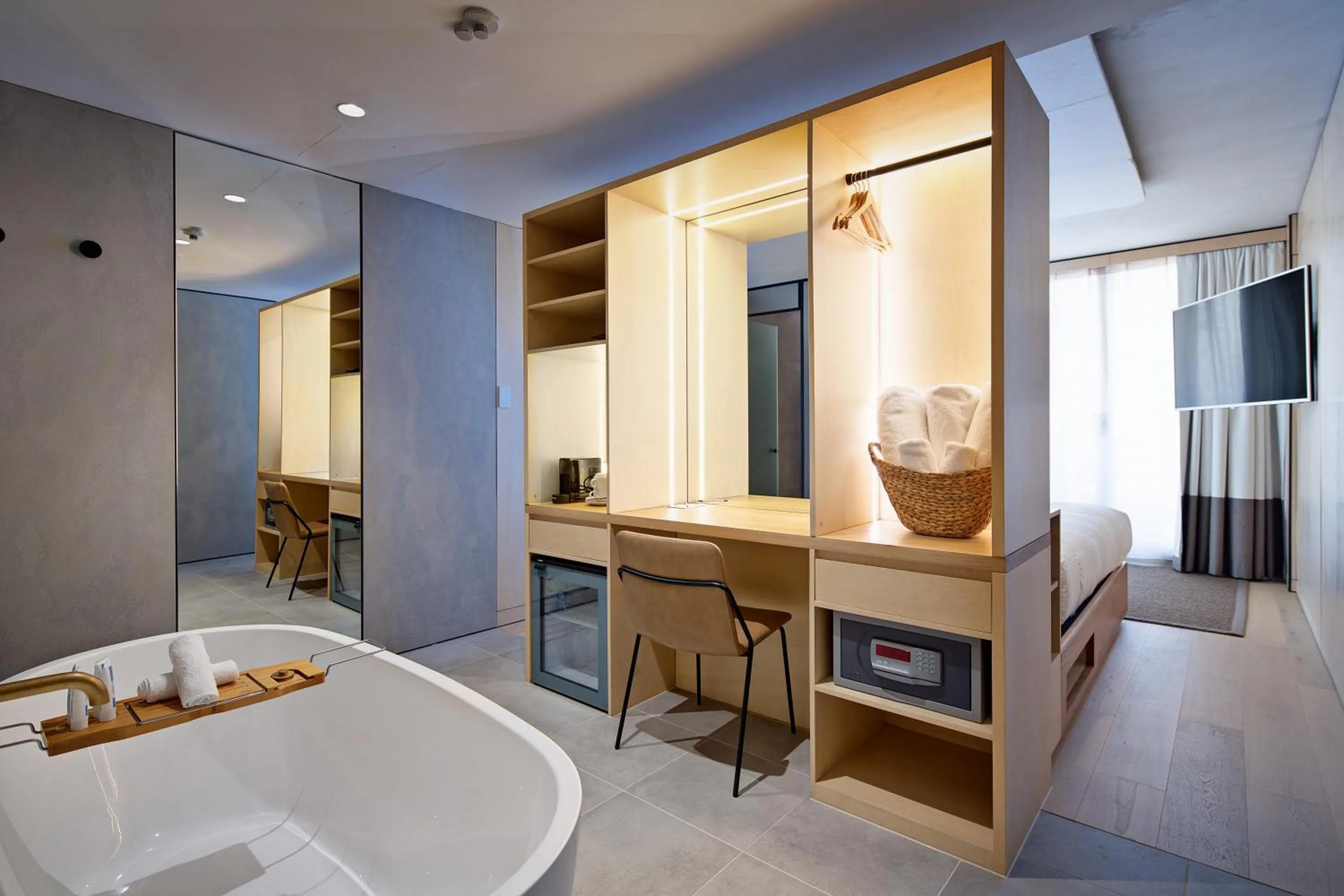 Bath in Zara Tower – Luxury Suites and Apartments