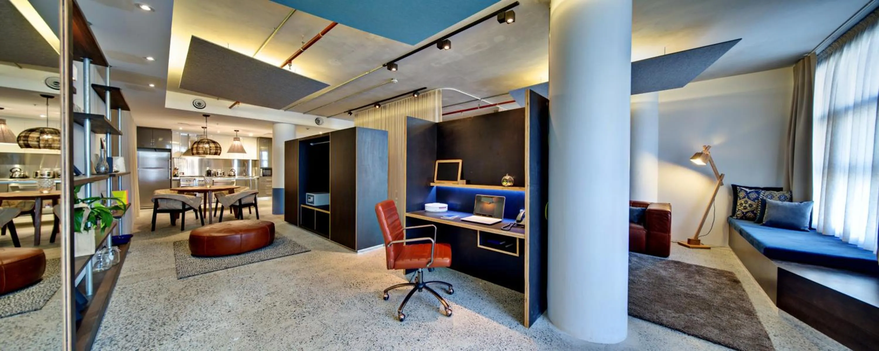 TV and multimedia in Zara Tower – Luxury Suites and Apartments