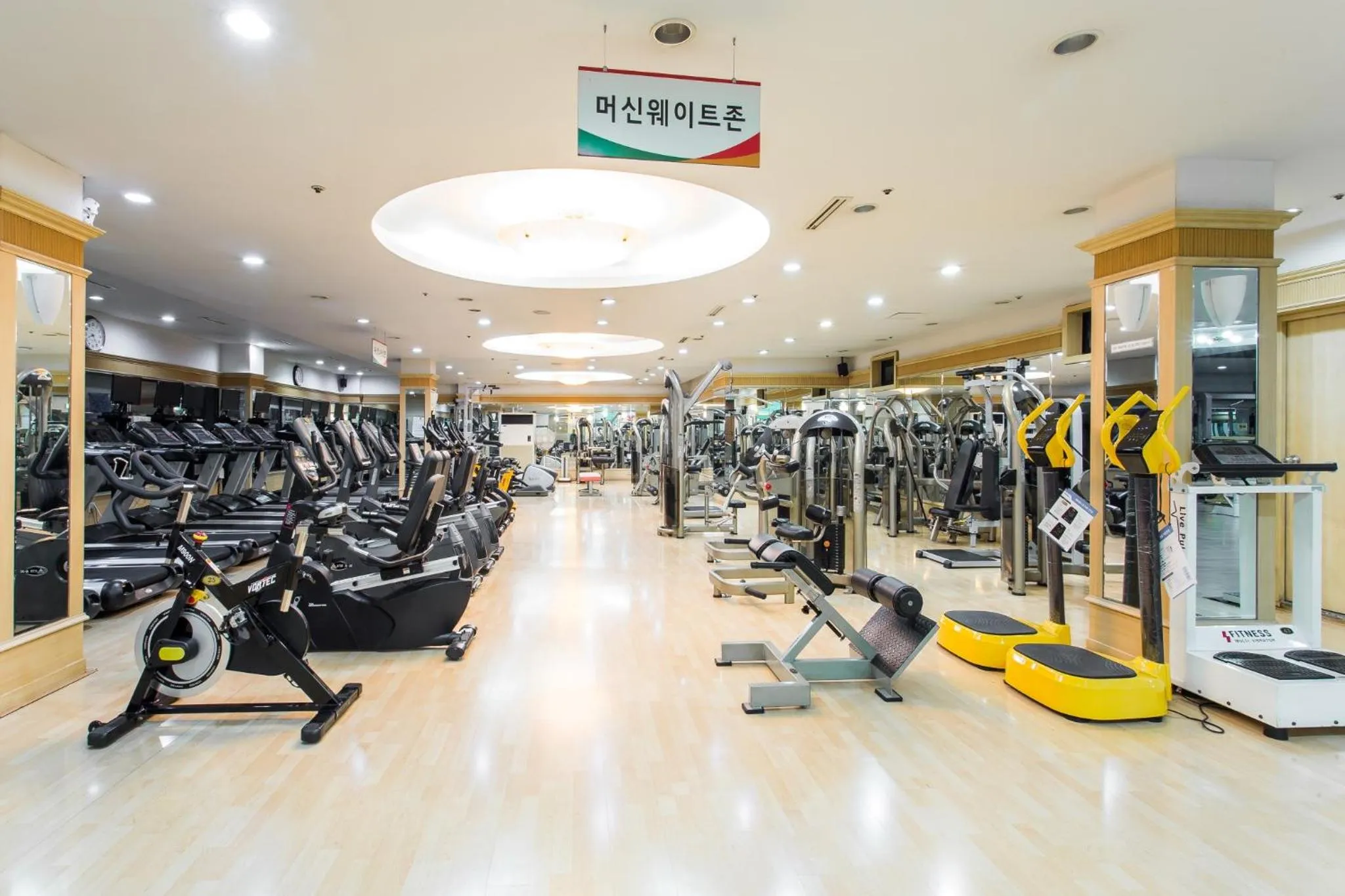 Fitness centre/facilities in Lamer Hotel