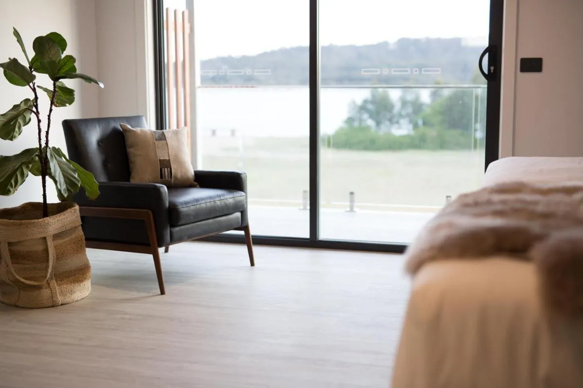 Seating area, Bed in The Seabird