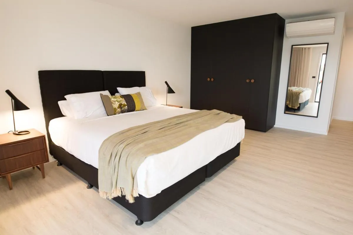 Photo of the whole room, Bed in The Seabird