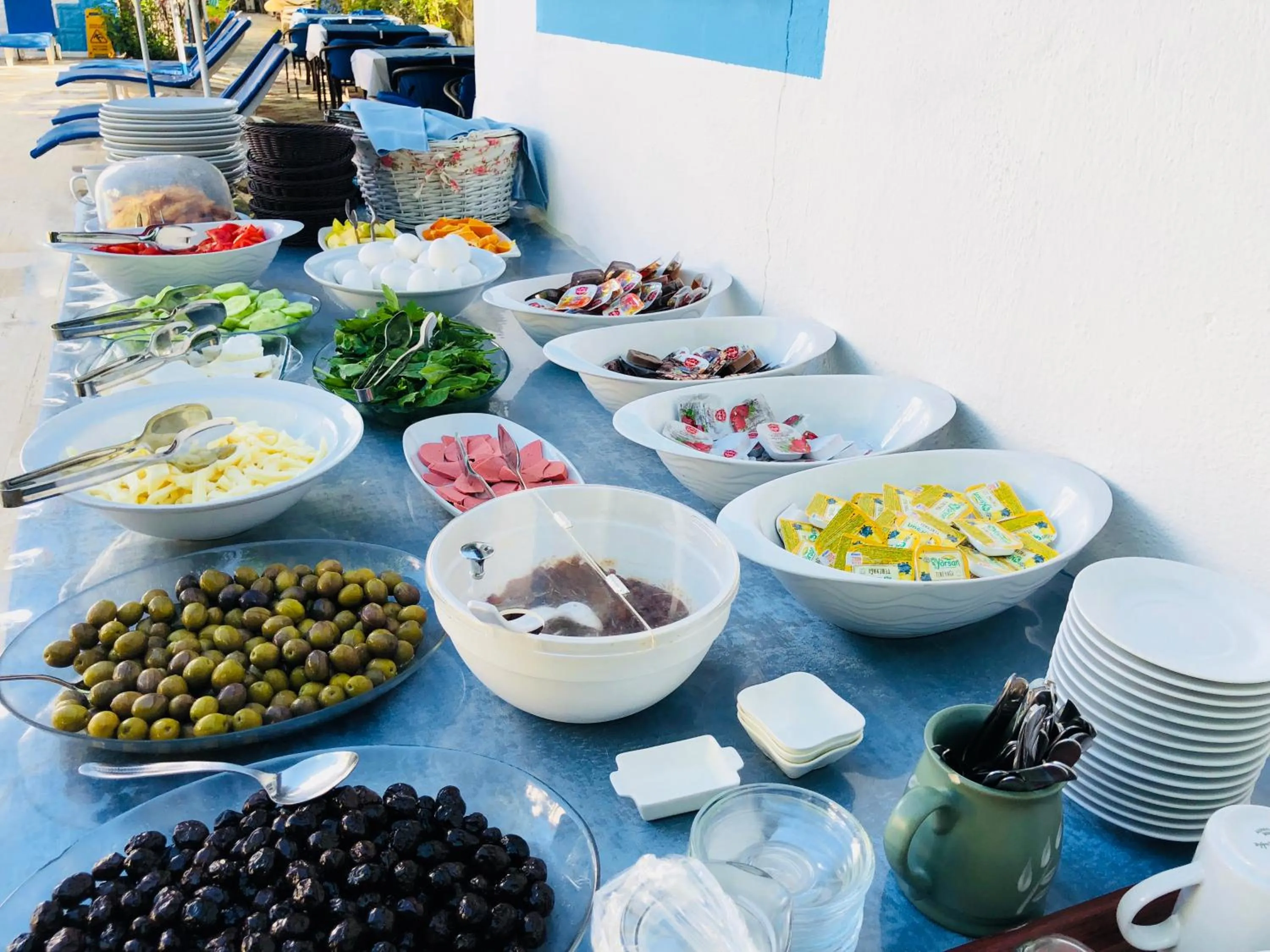 Buffet breakfast in Dove Apart Hotel