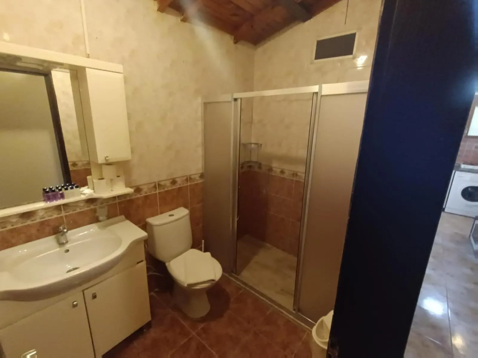 Toilet in Dove Apart Hotel