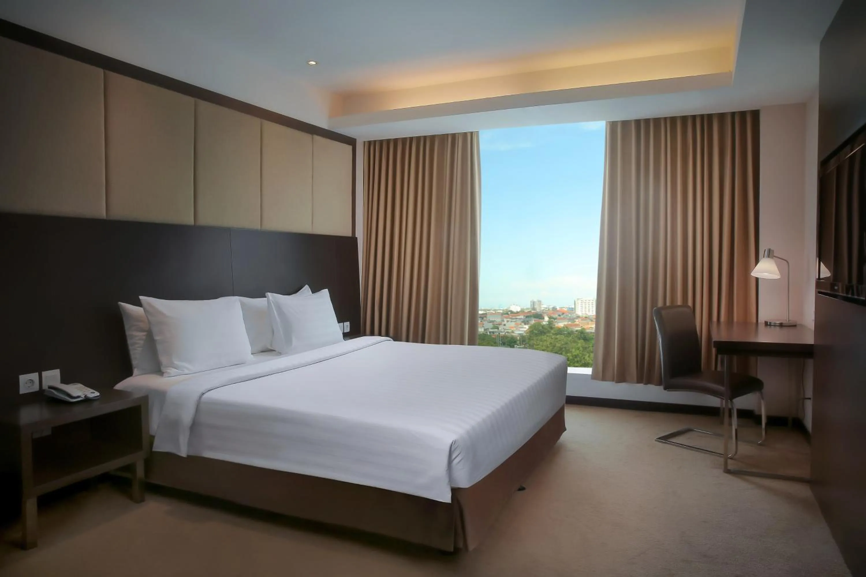 Bedroom, Bed in The Alana Surabaya