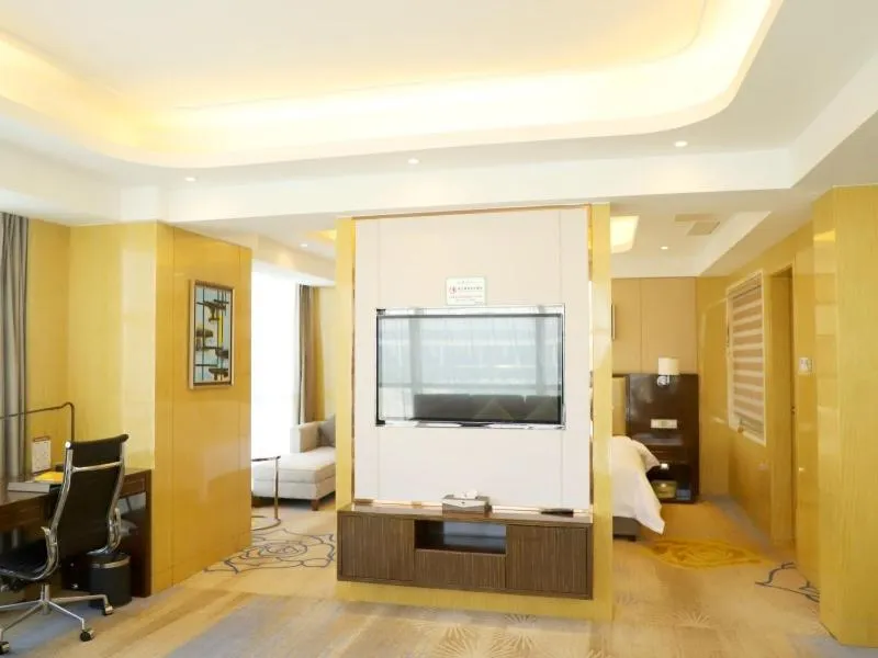 GreenTree Inn Zhumadian high-speed rail station square store