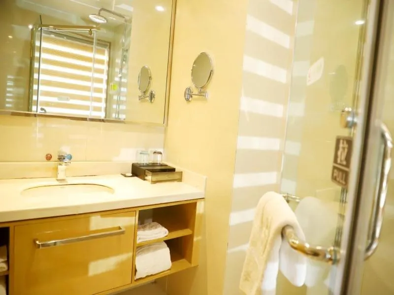 GreenTree Inn Zhumadian high-speed rail station square store