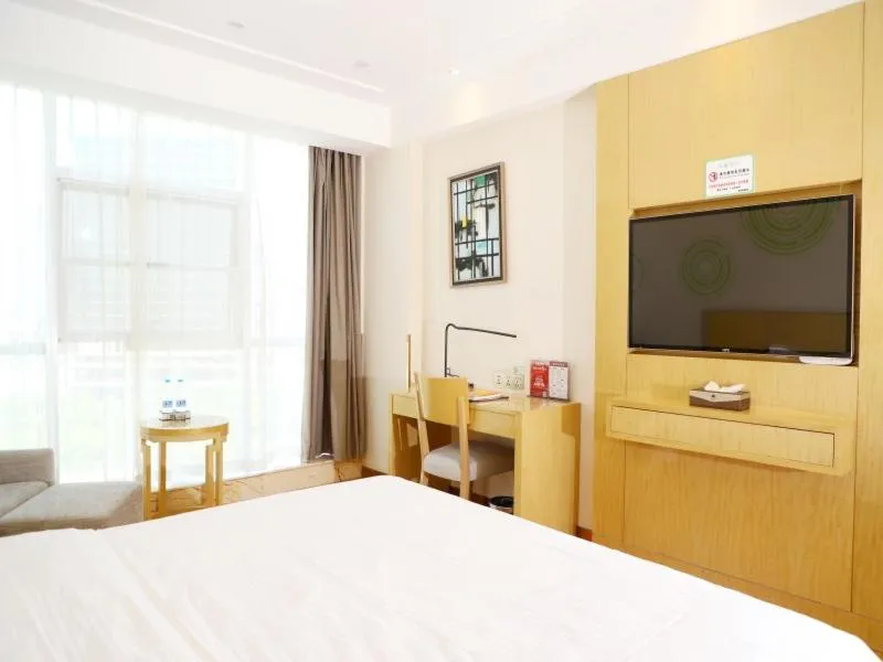 Bed in GreenTree Inn Zhumadian high-speed rail station square store