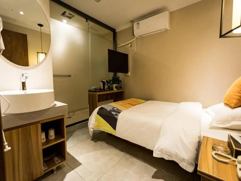 Bed in Shell Zhengzhou Zhongyuan Fota Hotel