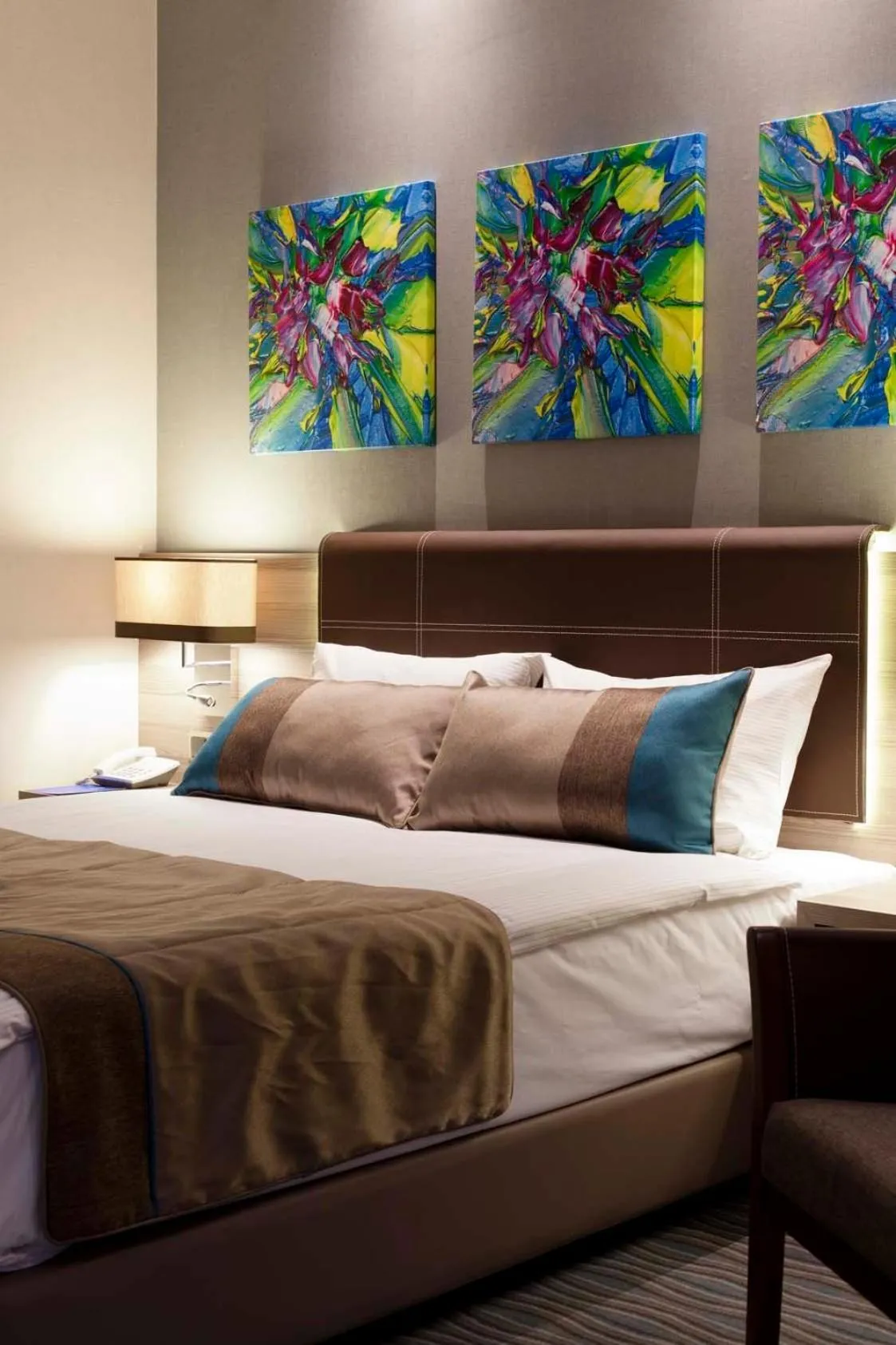 Bed in Ostimpark Business Hotel