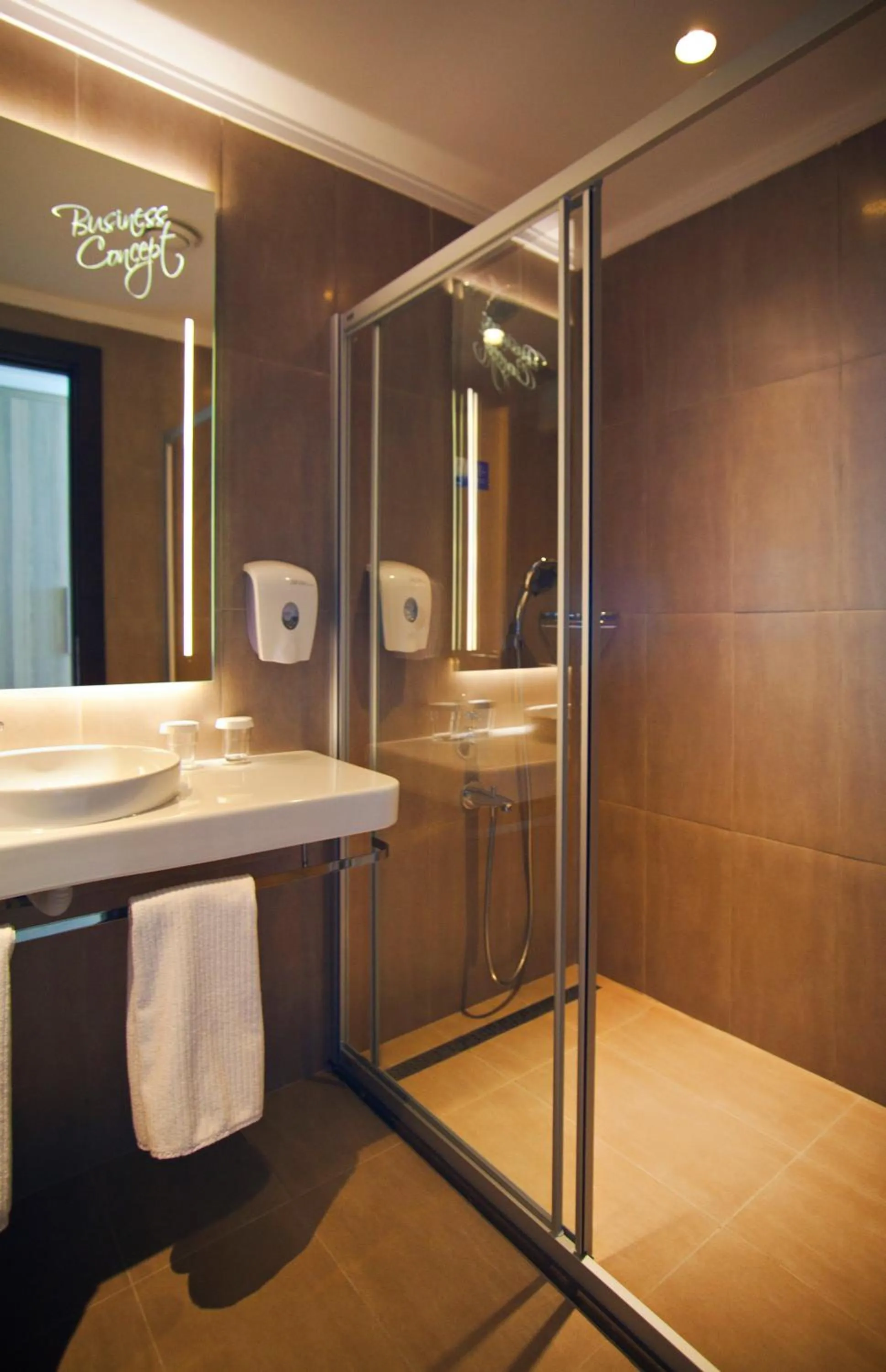 Bathroom in Ostimpark Business Hotel