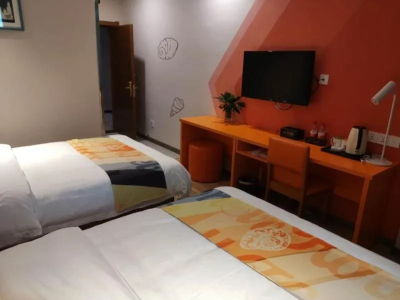 Bed in Shell Liaocheng Linqing City Bus Station Hotel