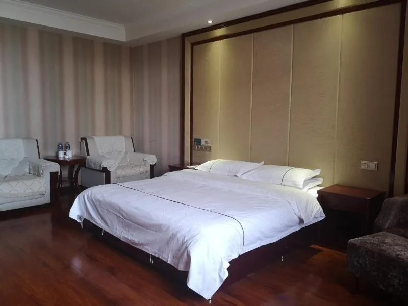Bed in GreenTree Inn Jiayuguan Xinhua South Road Express Hotel