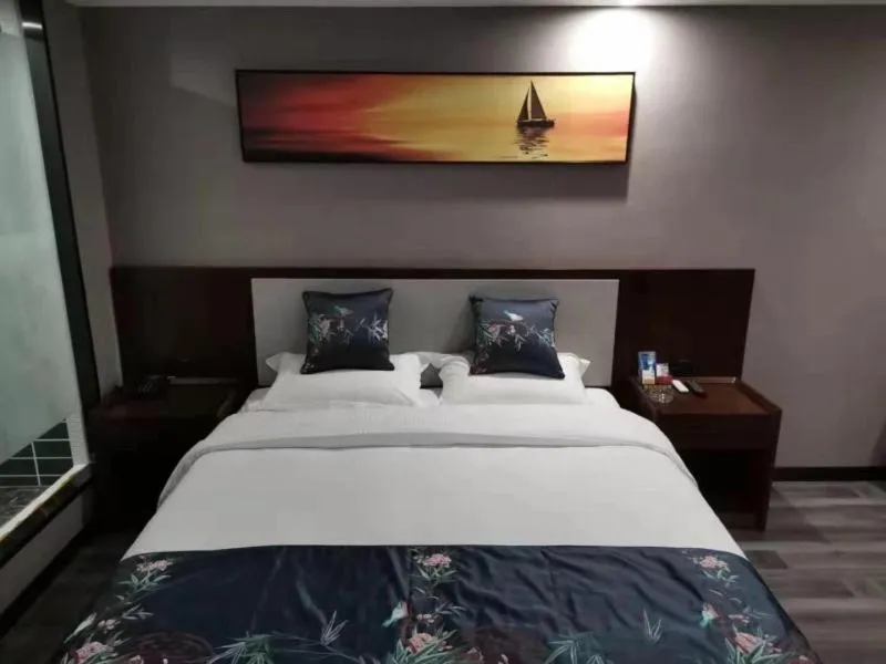 Shell Fuyang City South Bus Station Hotel