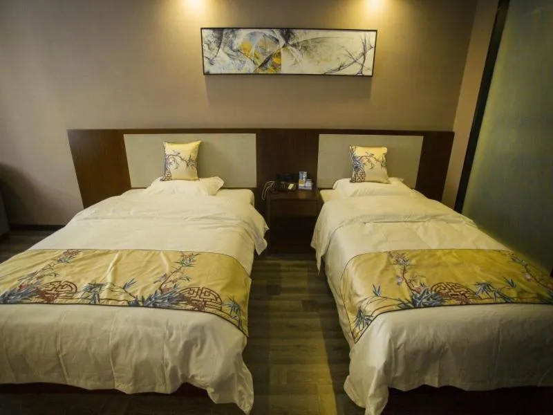 Shell Fuyang City South Bus Station Hotel