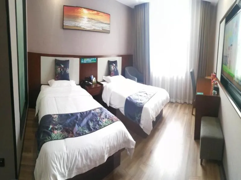 Shell Fuyang City South Bus Station Hotel