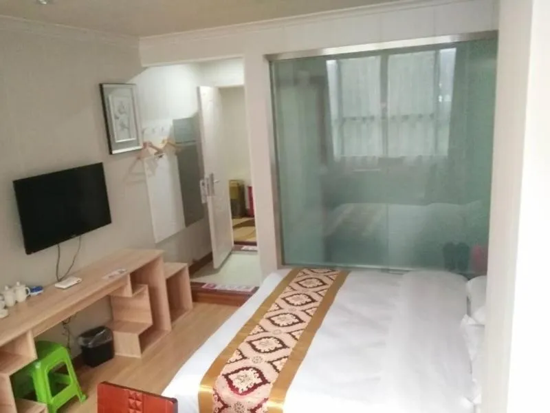 Bed in Shell Chongqing Chengkou County Passenger Transport Center Hotel