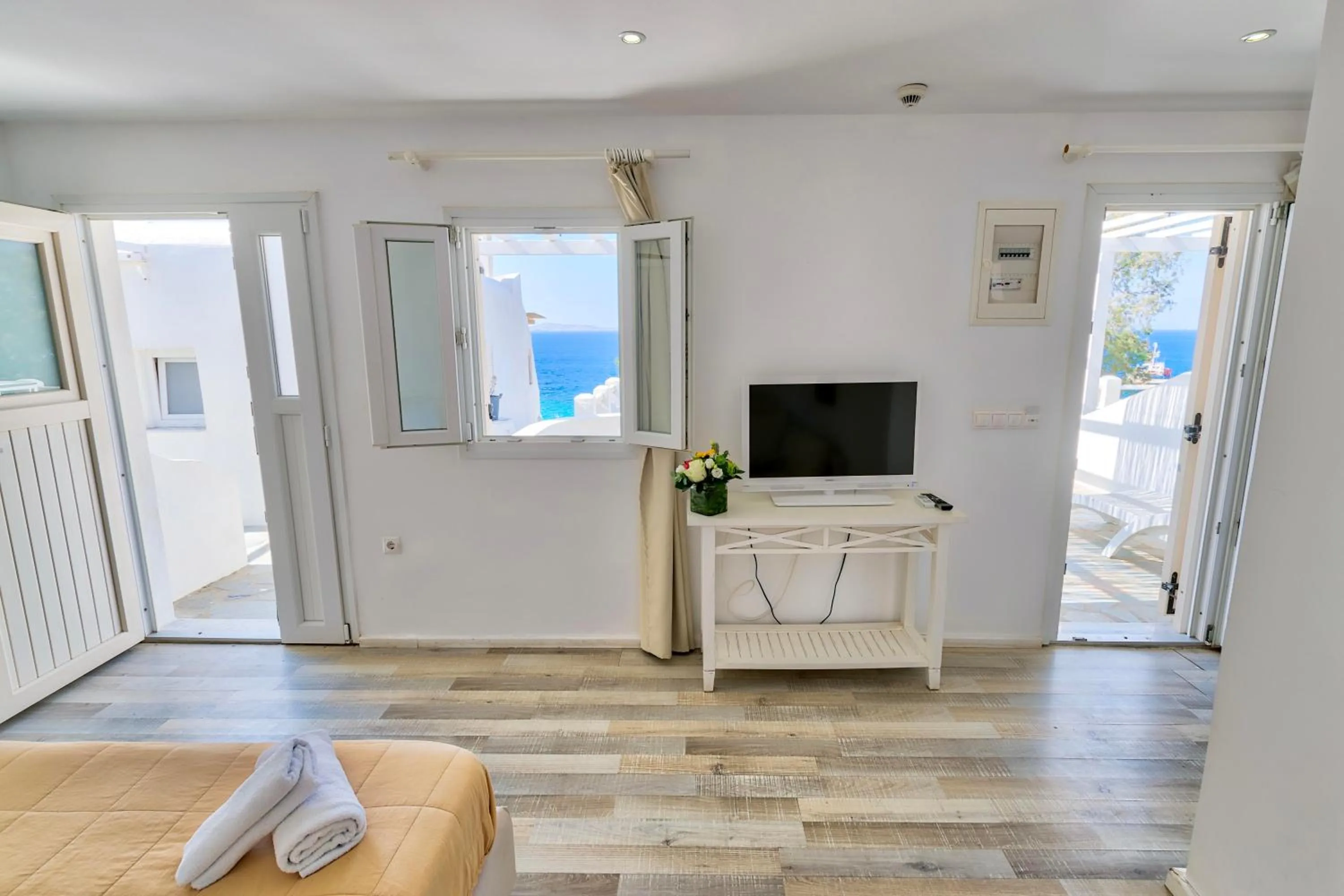 With-inn Mykonos Suites