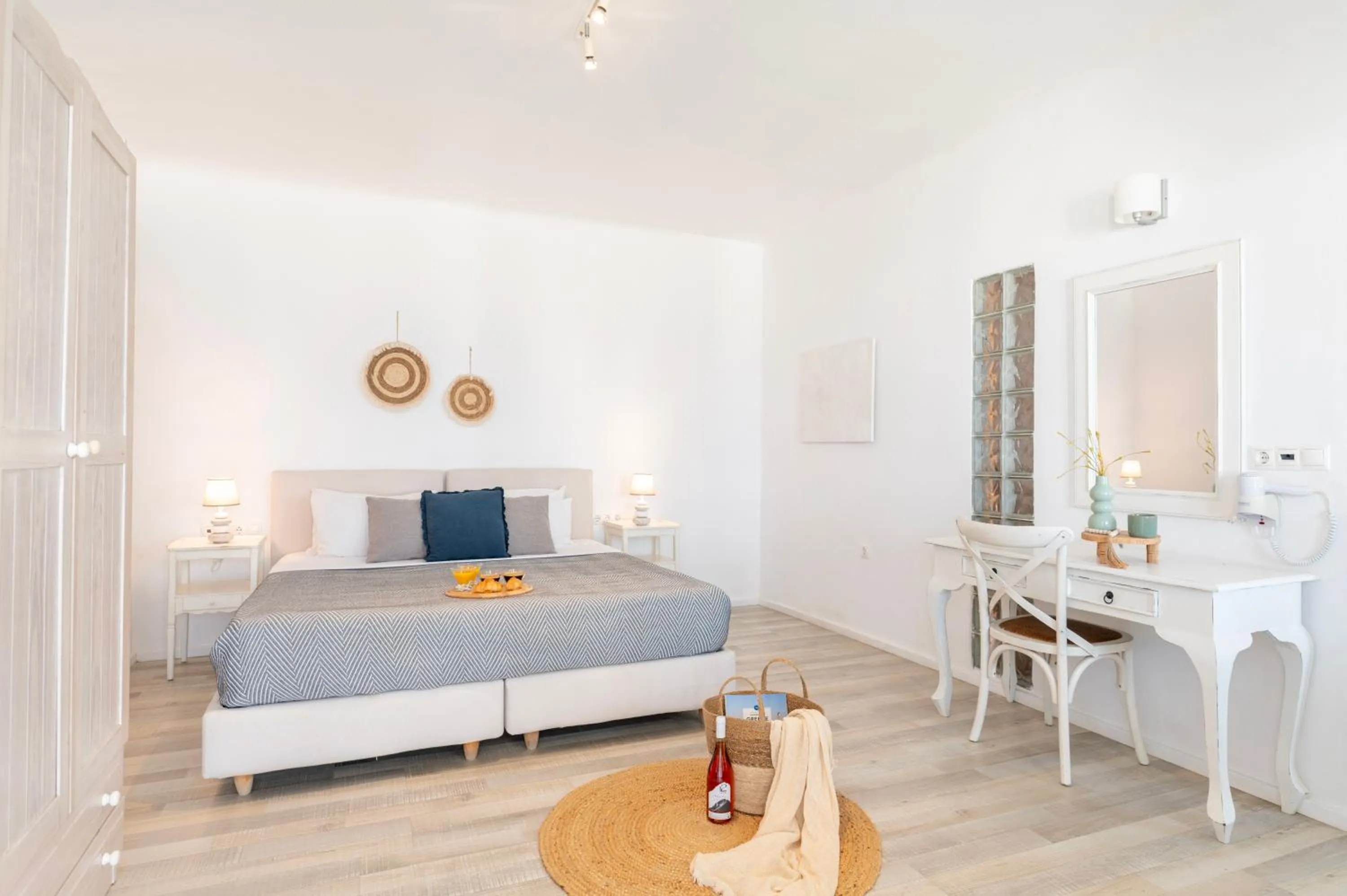 Bed in With-inn Mykonos Suites