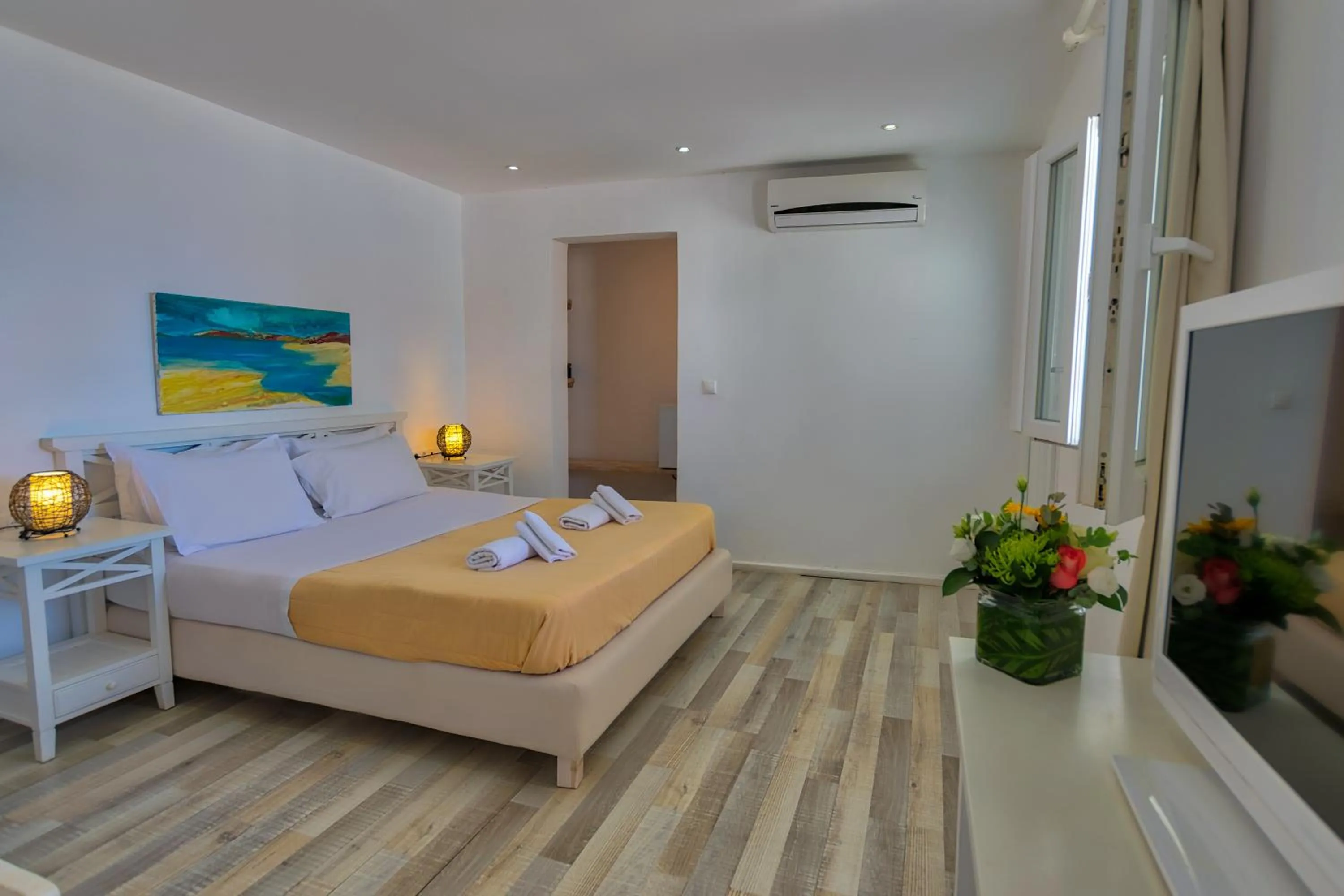 Photo of the whole room, Bed in With-inn Mykonos Suites